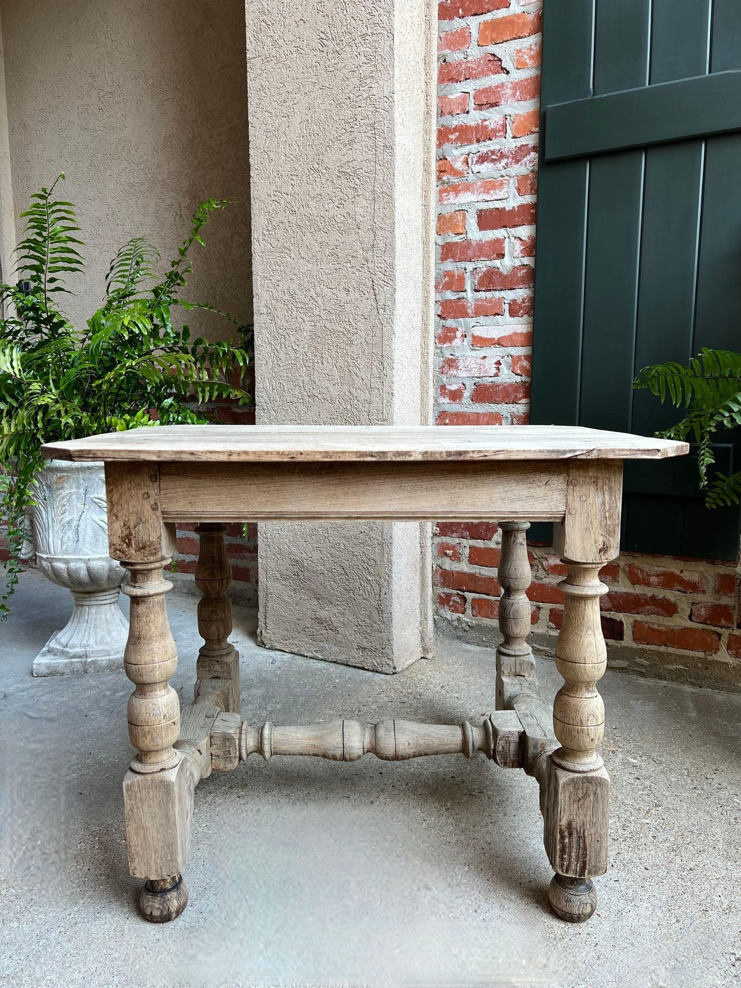 Antique English Bleached Sofa Side Table Console Stripped Jacobean Oak c1850 In Good Condition In Shreveport, LA