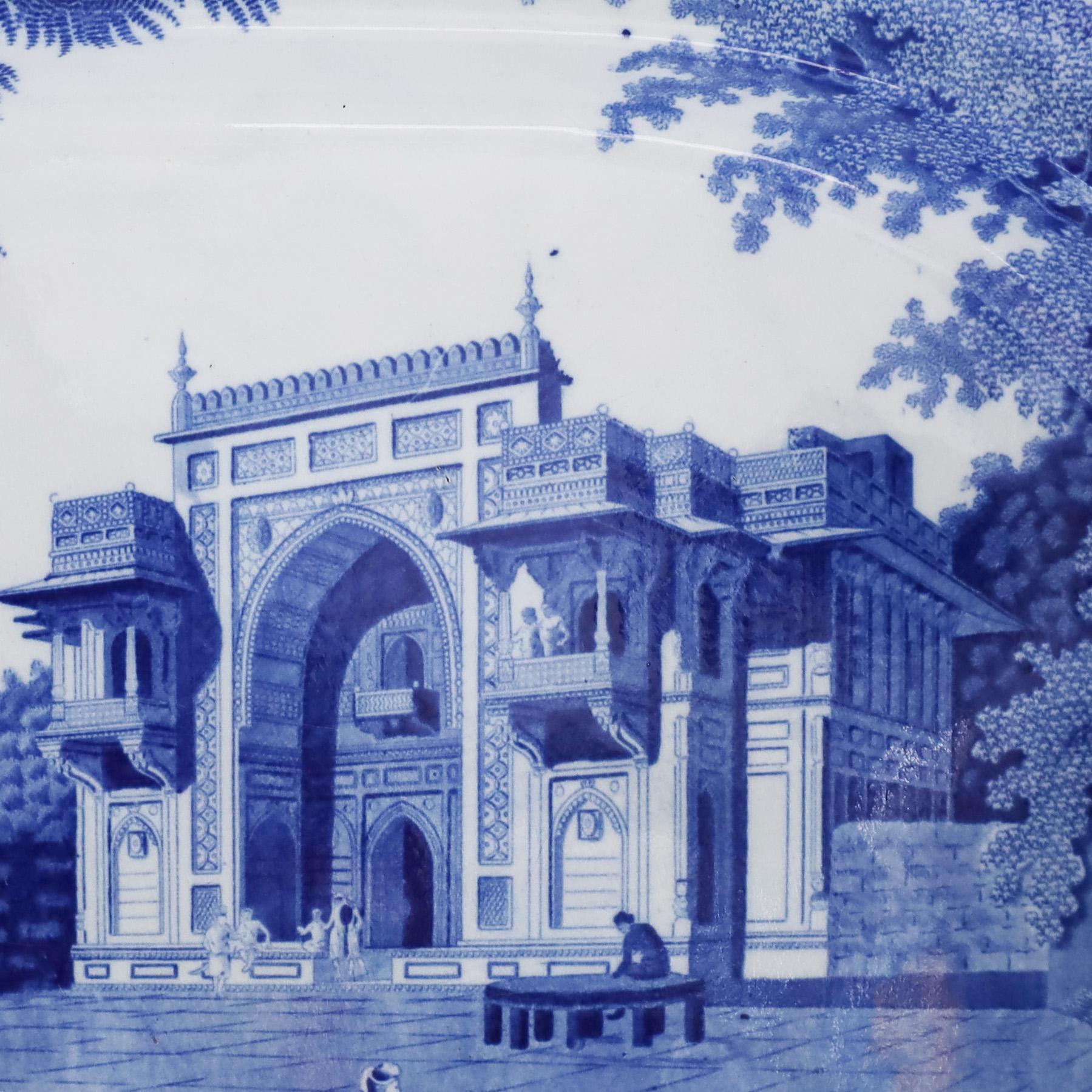 Antiguo plato inglés de loza azul y blanca con transferencia de Chinoiserie Guillermo IV