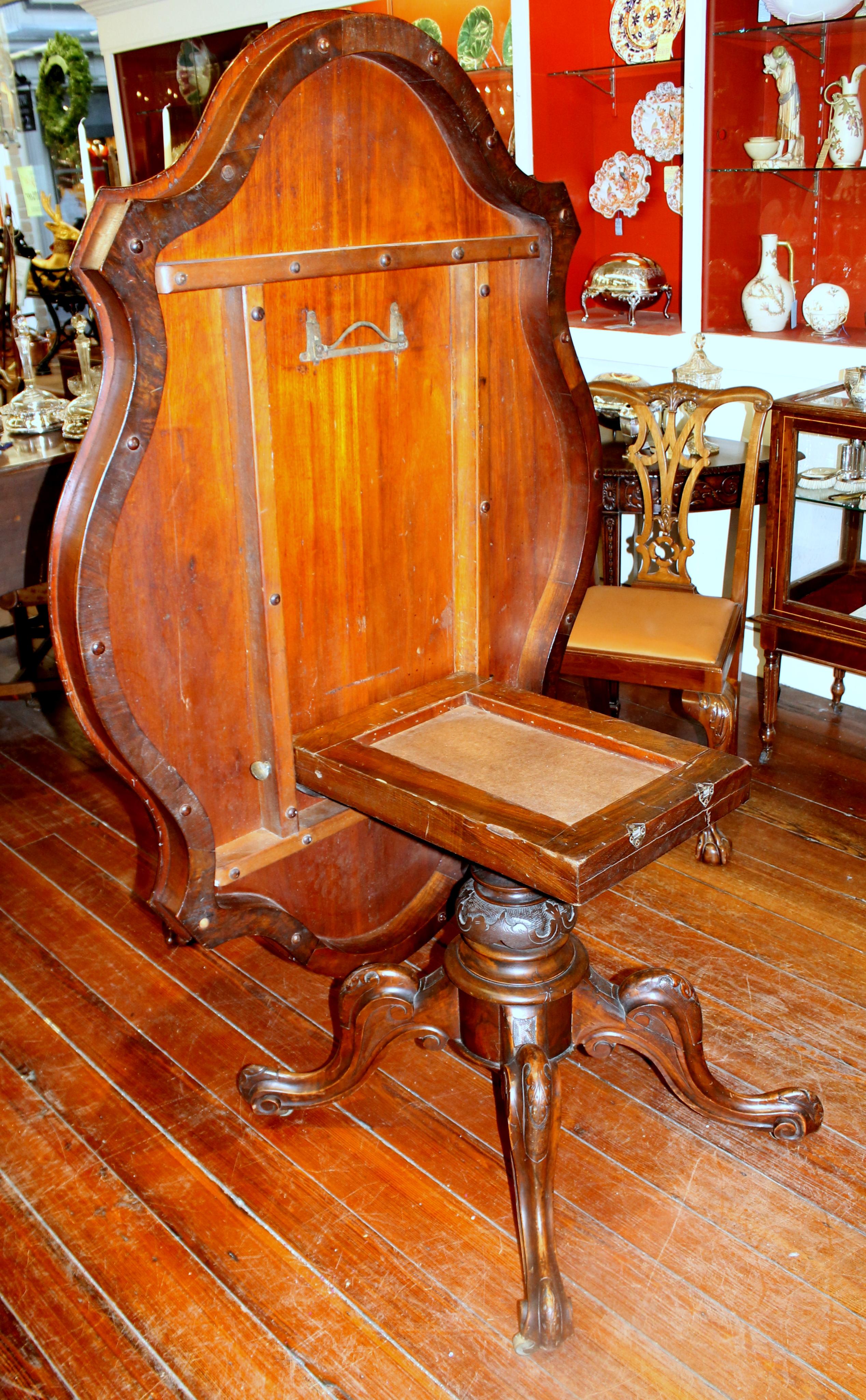 English Book-Matched Burr Walnut Rare Shaped Tilt-Top Loo or Bkfst Table 7