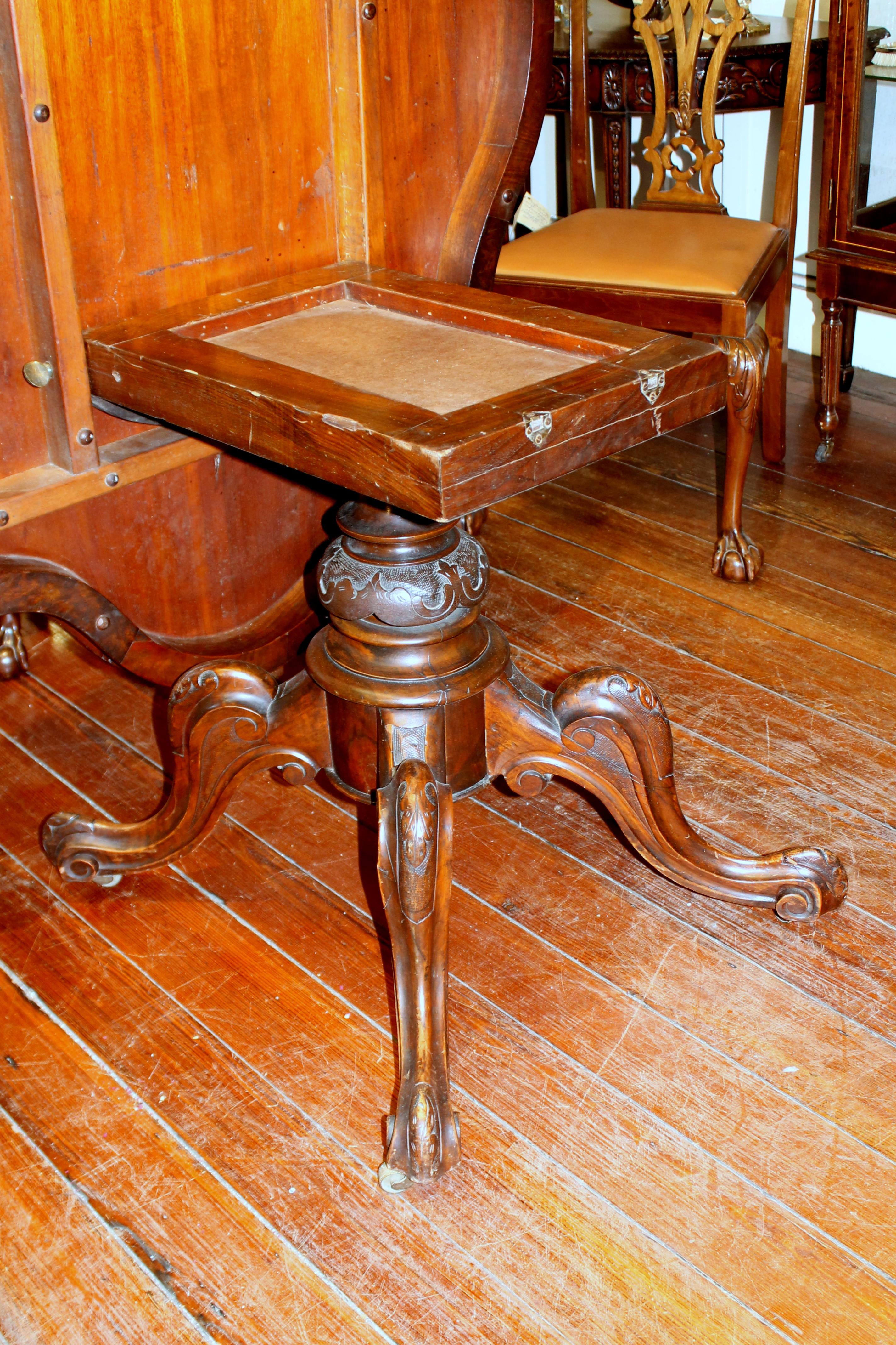 English Book-Matched Burr Walnut Rare Shaped Tilt-Top Loo or Bkfst Table 9
