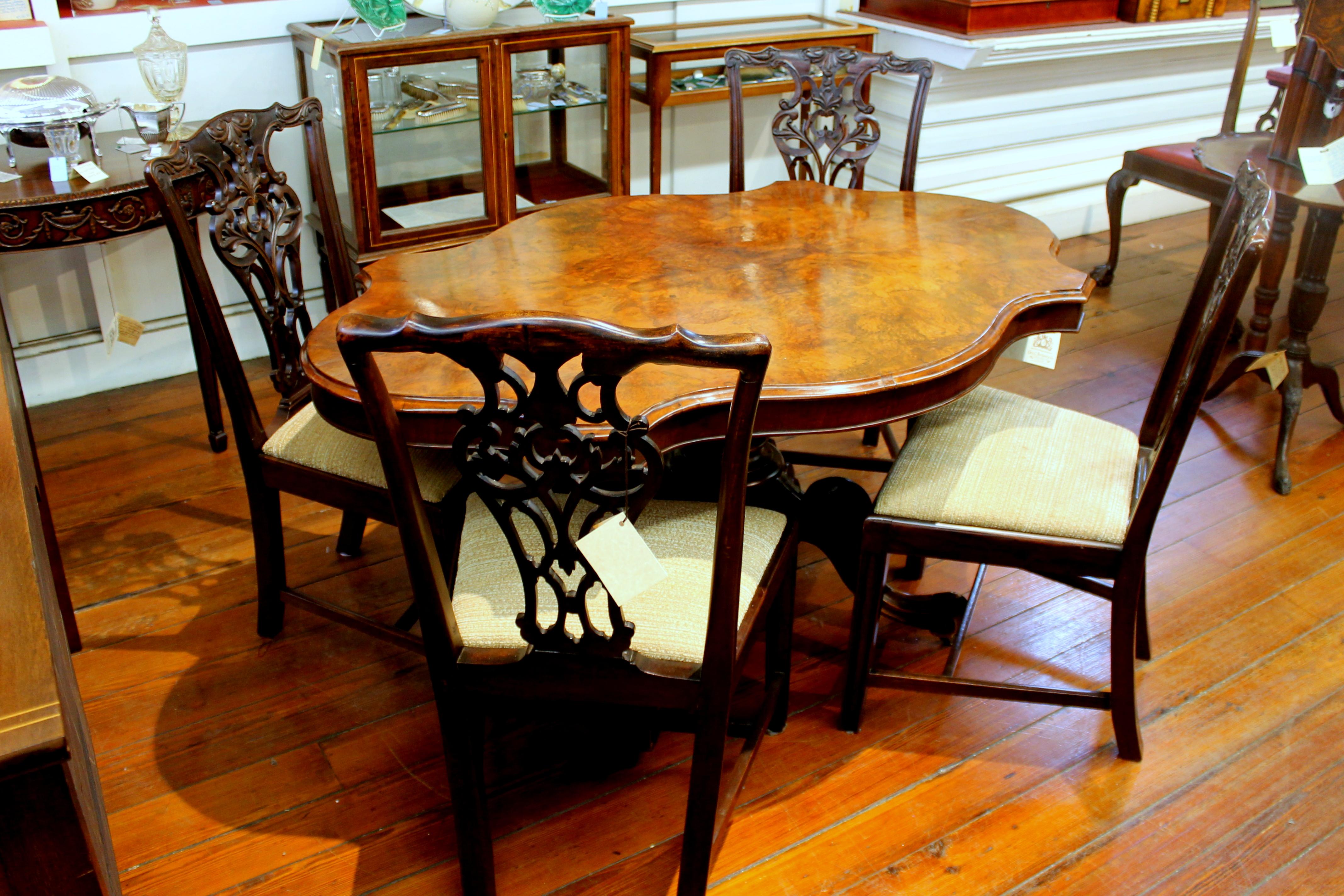 English Book-Matched Burr Walnut Rare Shaped Tilt-Top Loo or Bkfst Table 12