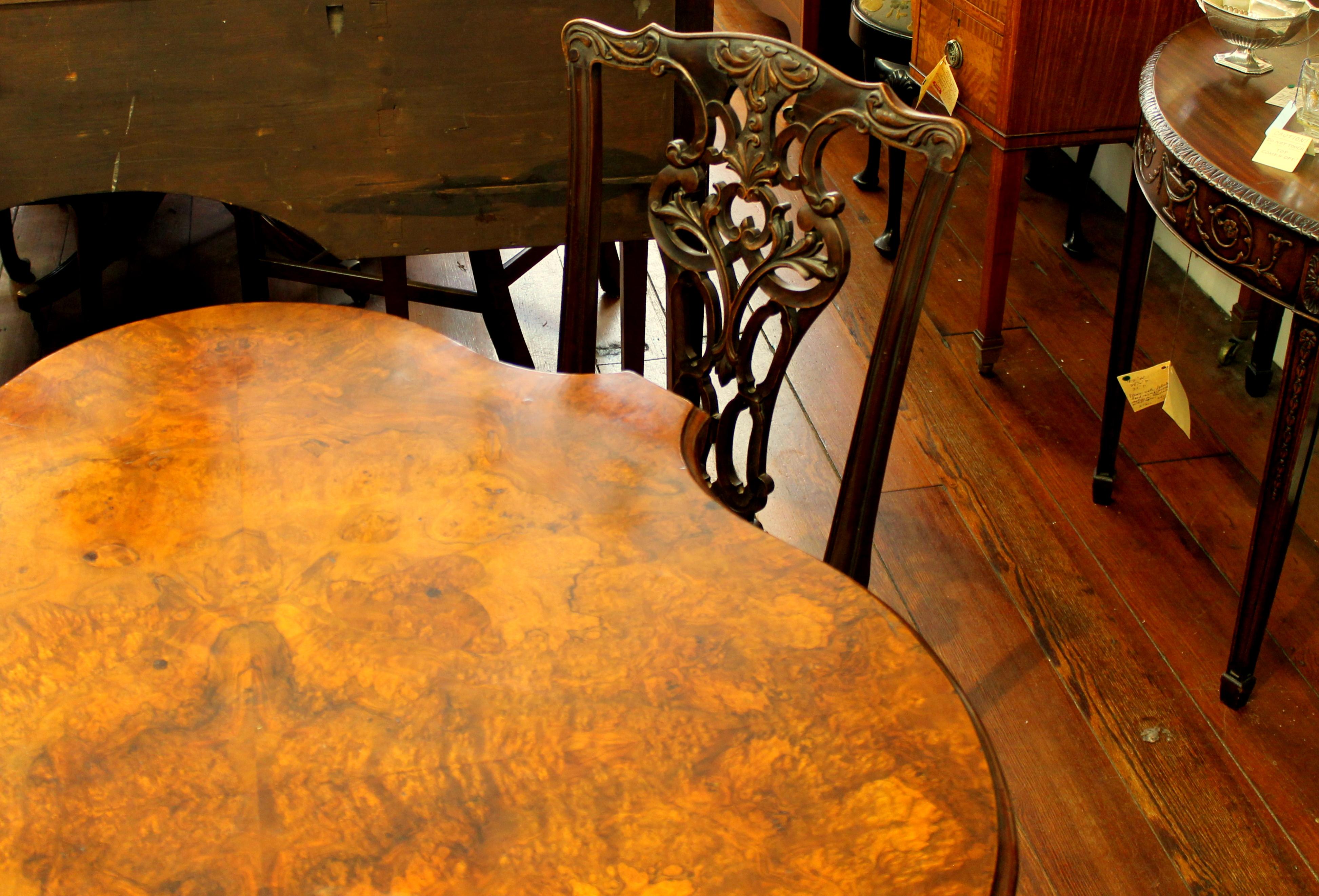 English Book-Matched Burr Walnut Rare Shaped Tilt-Top Loo or Bkfst Table 13