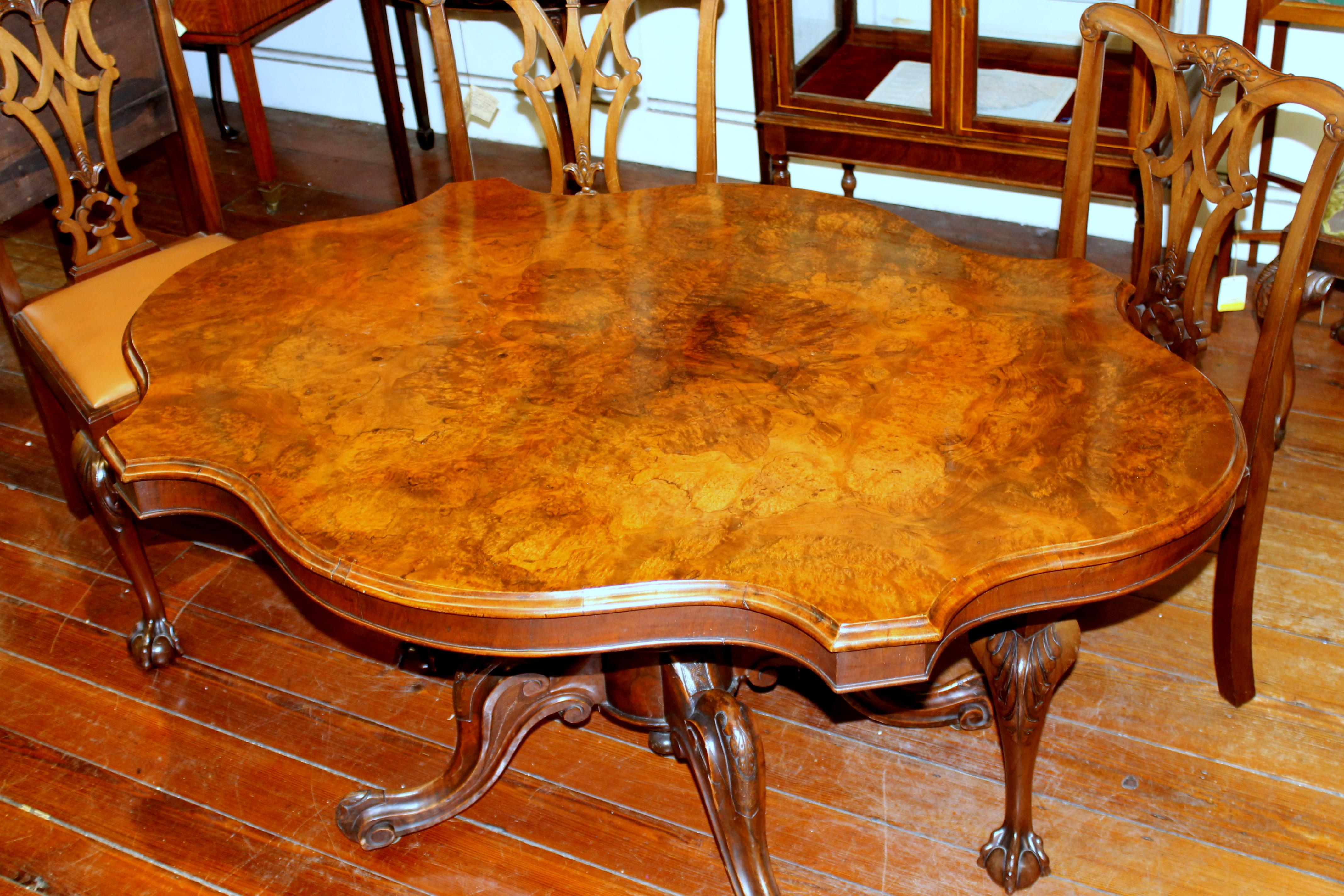English Book-Matched Burr Walnut Rare Shaped Tilt-Top Loo or Bkfst Table In Good Condition In CHARLESTON, SC