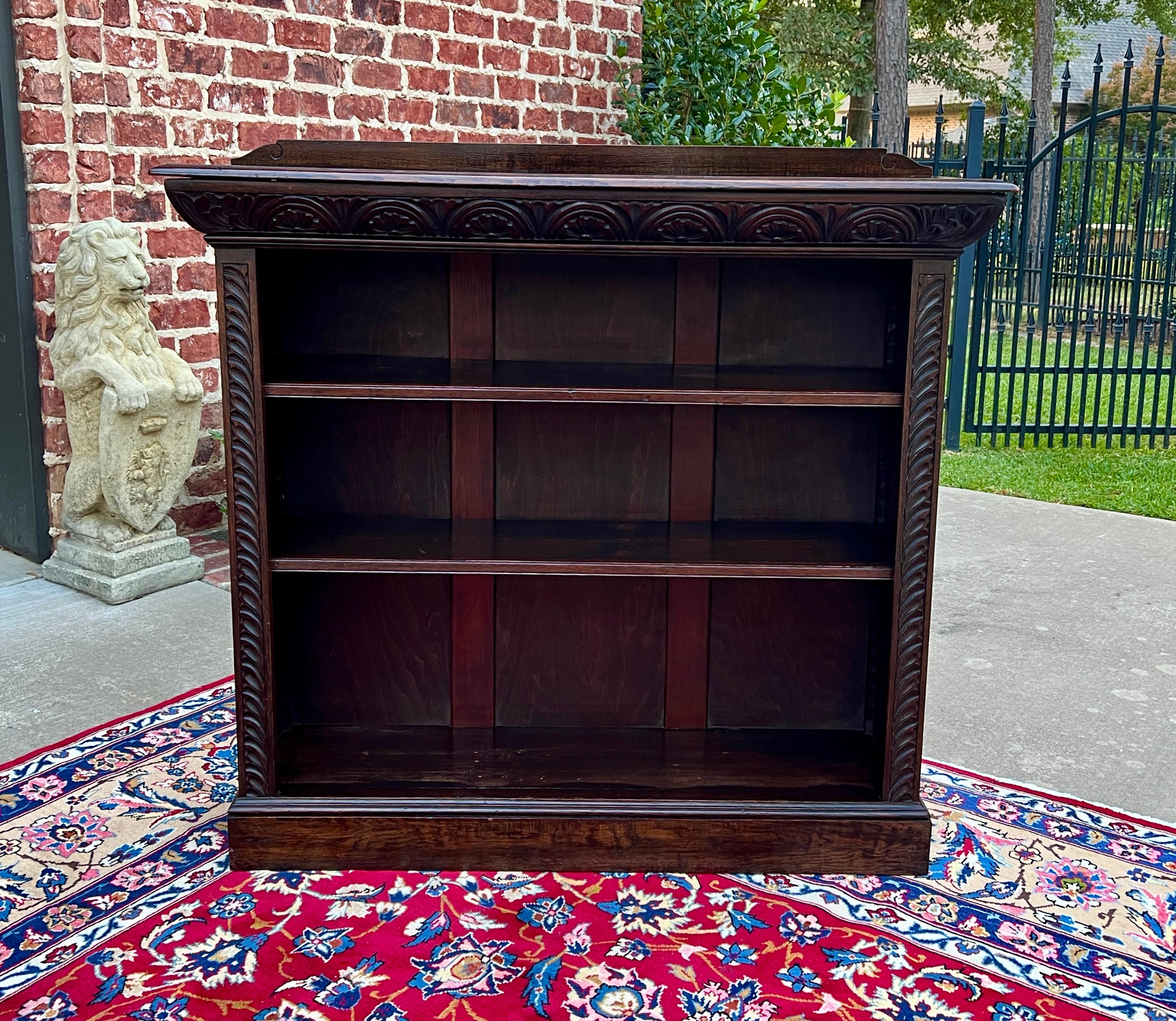 BEAUTIFUL Antique English Dark Oak Bookcase or Display Shelf/Cabinet ~~c. 1920s-1930s

PERFECT for displaying your favorite antique books or collectibles~~top surface above shelves is flat for additional display

40.5