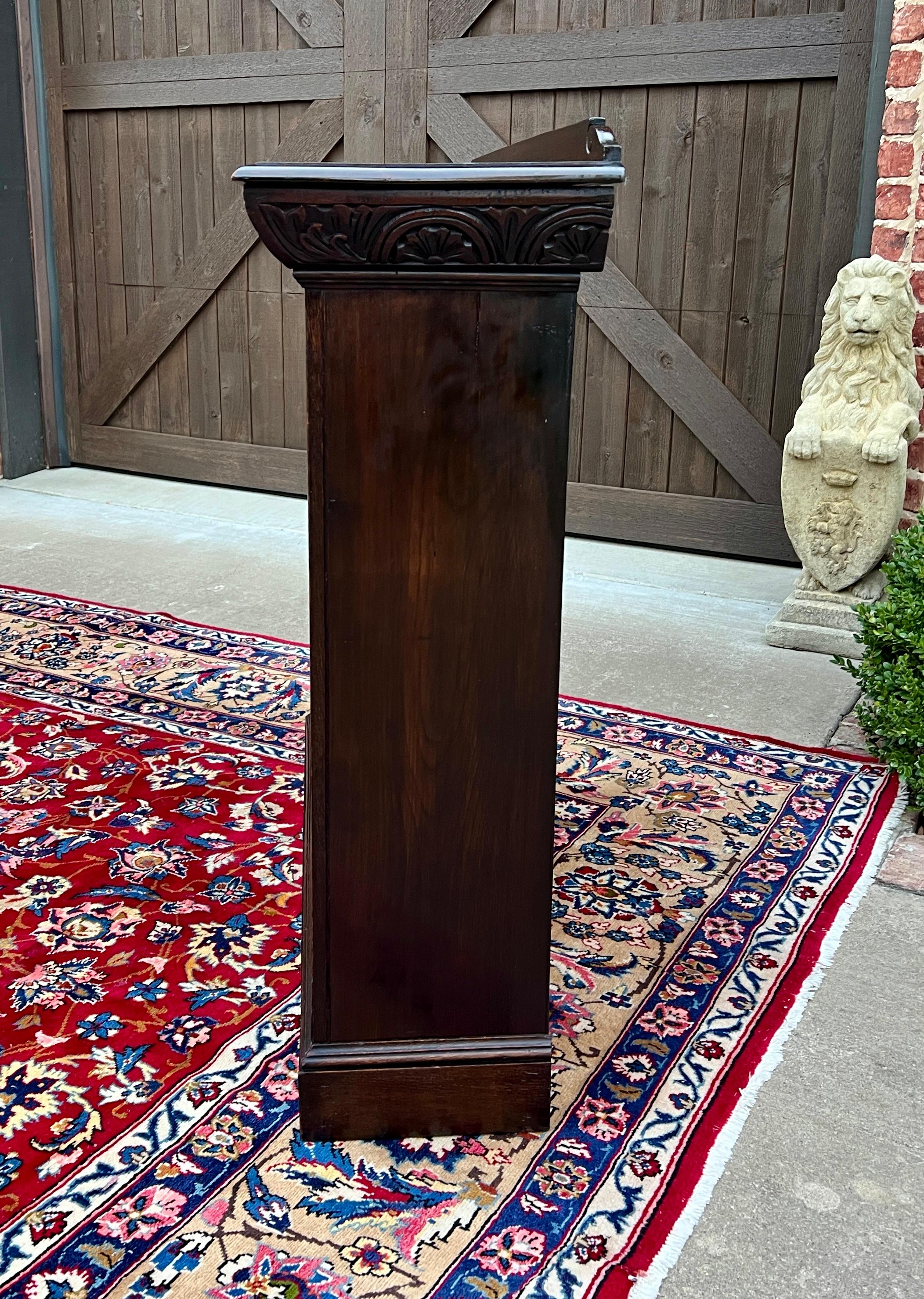 Early 20th Century Antique English Bookcase Bookshelf Display Cabinet Carved Oak c. 1920-30s