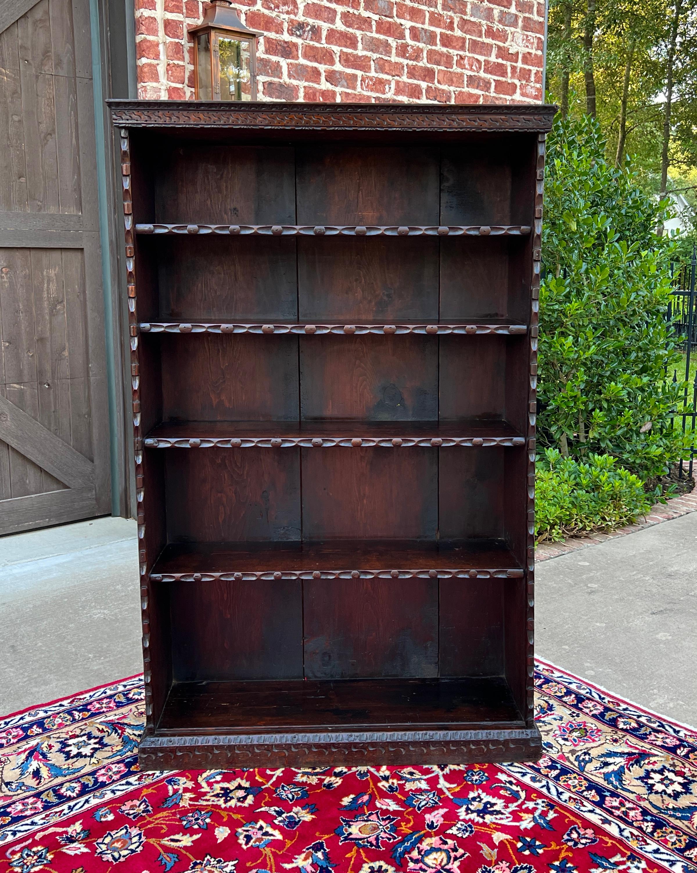 BEAUTIFUL Antique English Dark Oak Bookcase or Display Shelf/Cabinet TALL ~~c. 1900

PERFECT for displaying your favorite antique books or collectibles~~top surface above shelves is flat for additional display

61.5