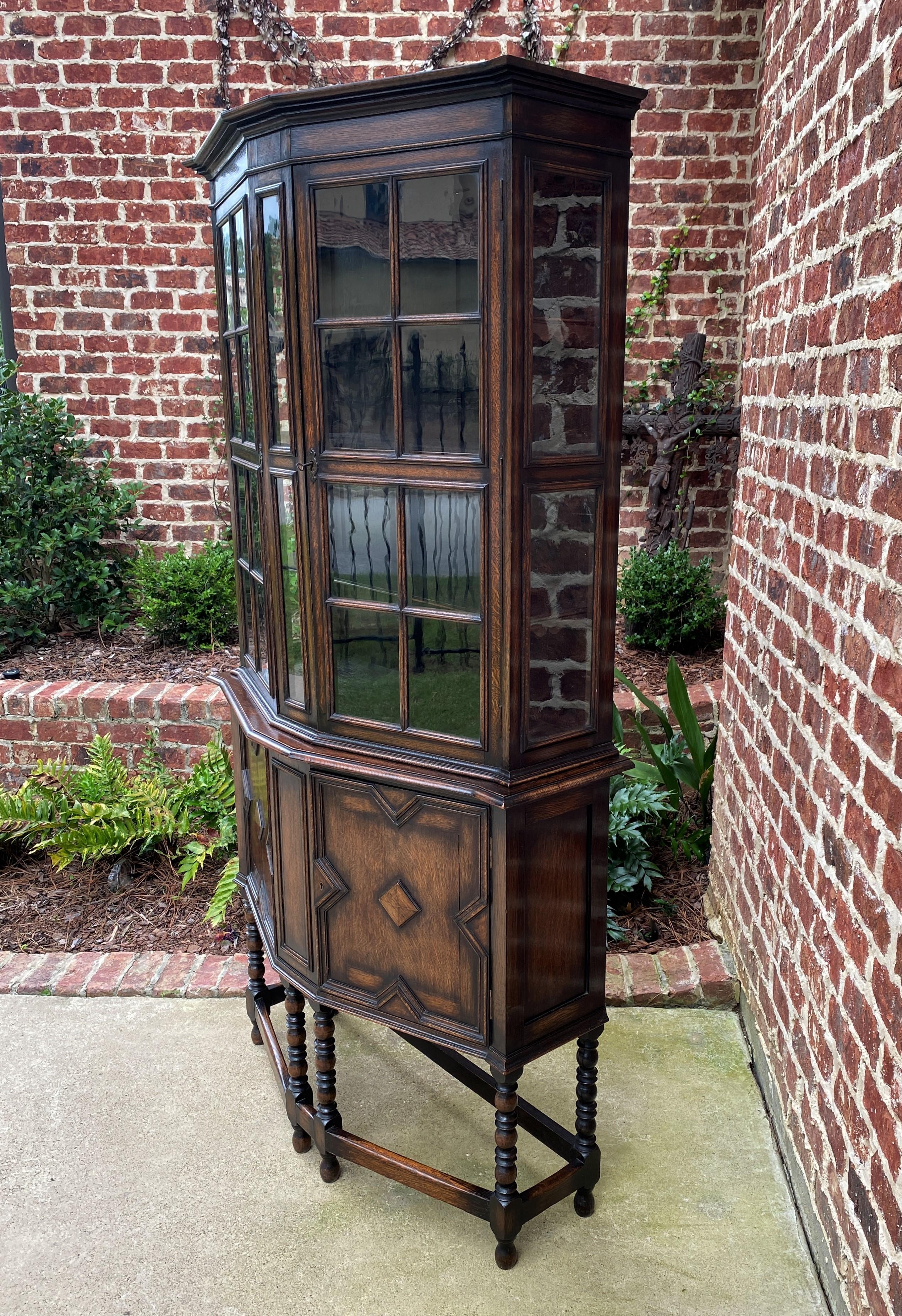 Antique English Bookcase Display China Cabinet Vitrine Jacobean Tudor Oak c.1900 In Good Condition In Tyler, TX