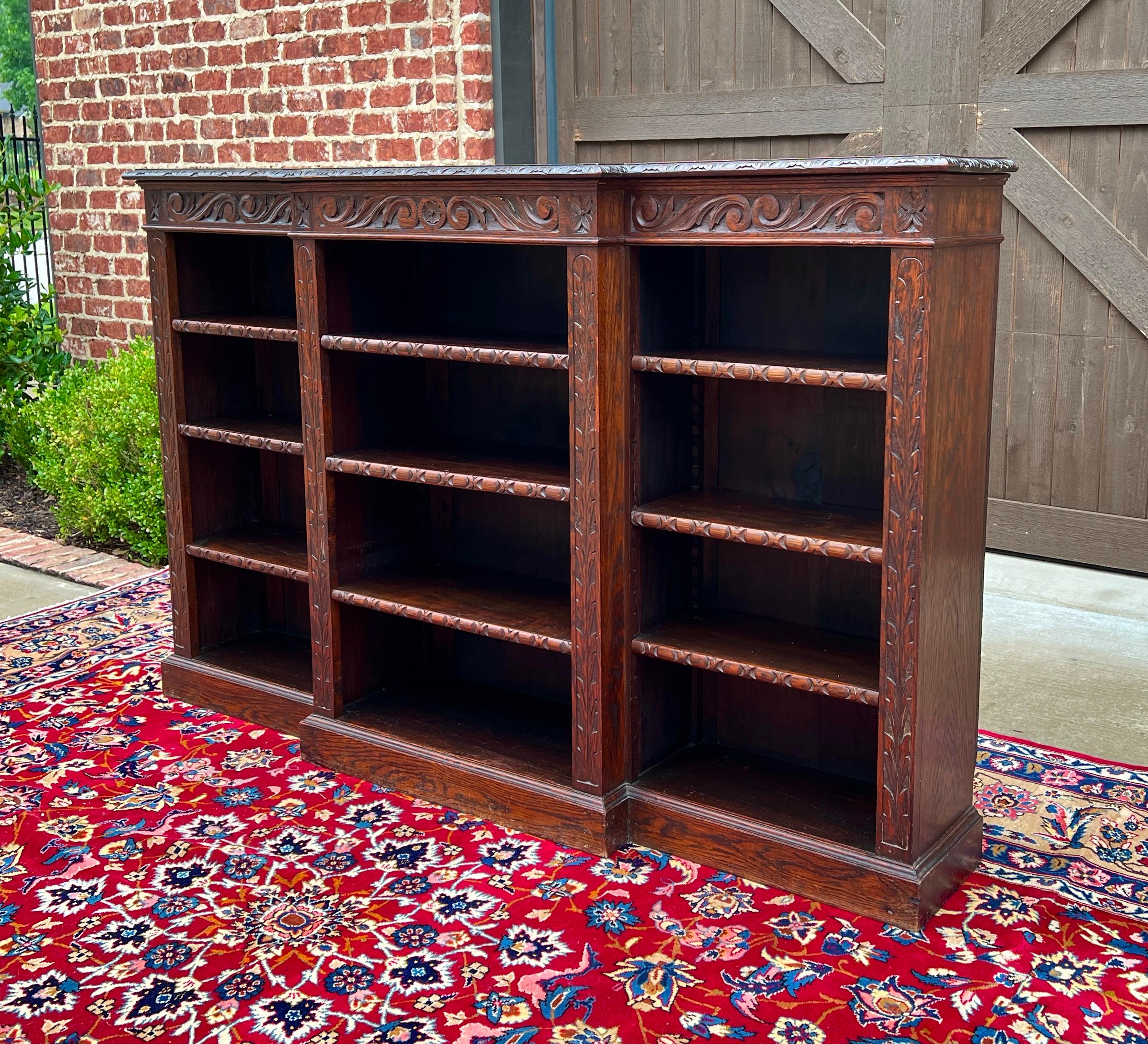 BEAUTIFUL Antique English Oak Bookcase or Display Shelf/Cabinet ~~c. 1900s

PERFECT for displaying your favorite antique books or collectibles~~top surface above shelves is flat for additional display or a perfect flat screen placement

Nine (9)