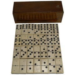 Antike englische Schachtel mit Domino-Spielen aus Knochen und Ebenholz:: um 1900