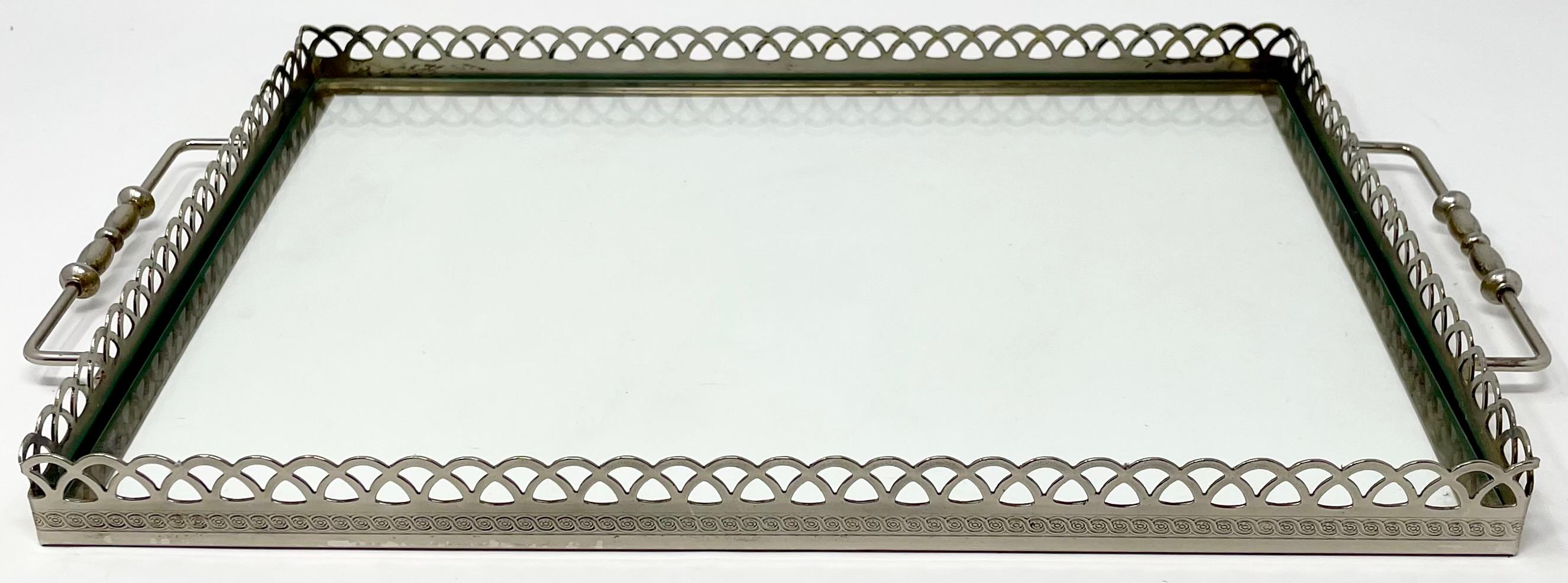 Antiker englischer Barwagen/Beistelltisch aus Messing und Glas, Galleried, um 1900 1