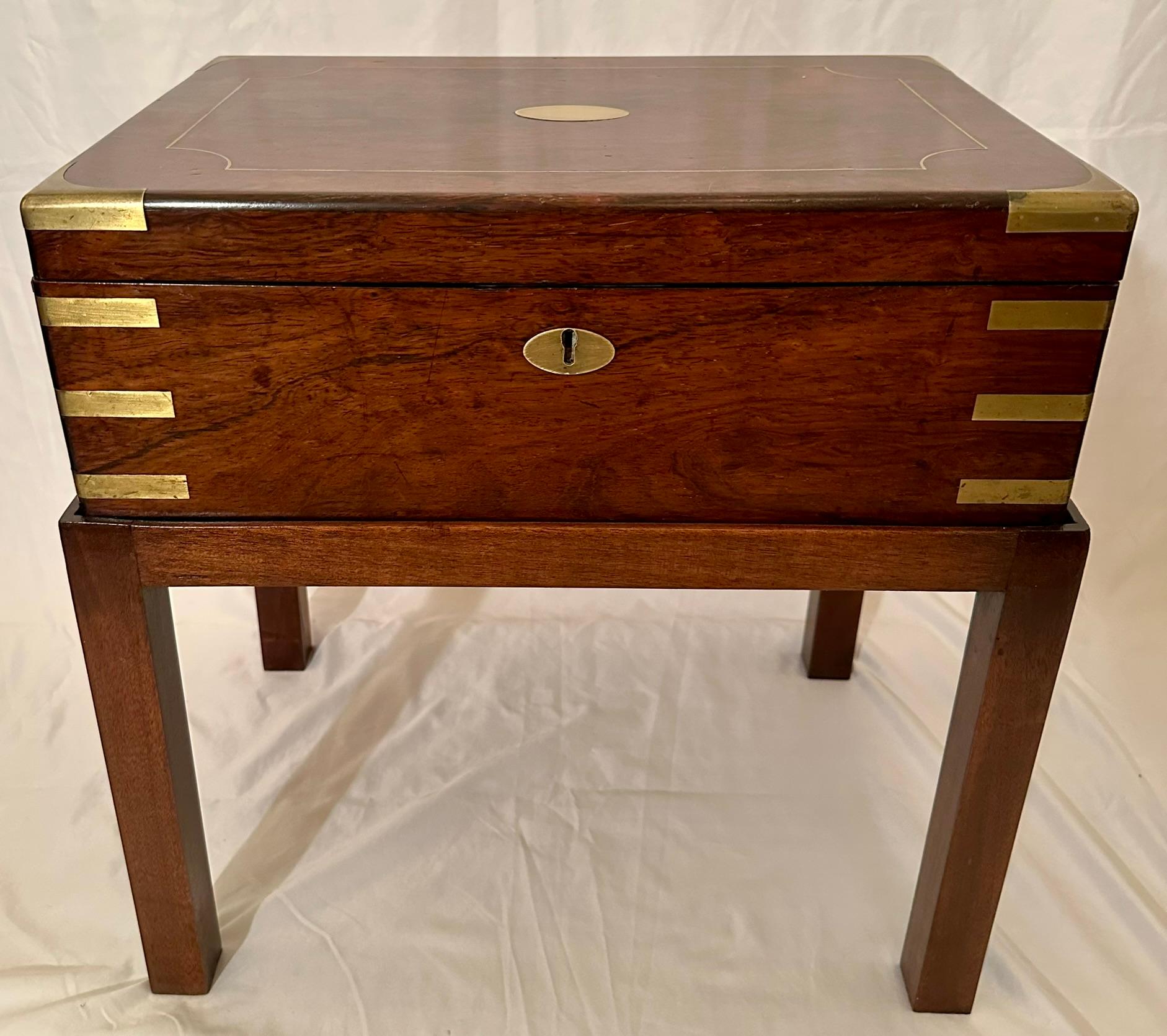 Antique English Brass Banded Rosewood Box on Stand, Circa 1880. Bon état - En vente à New Orleans, LA