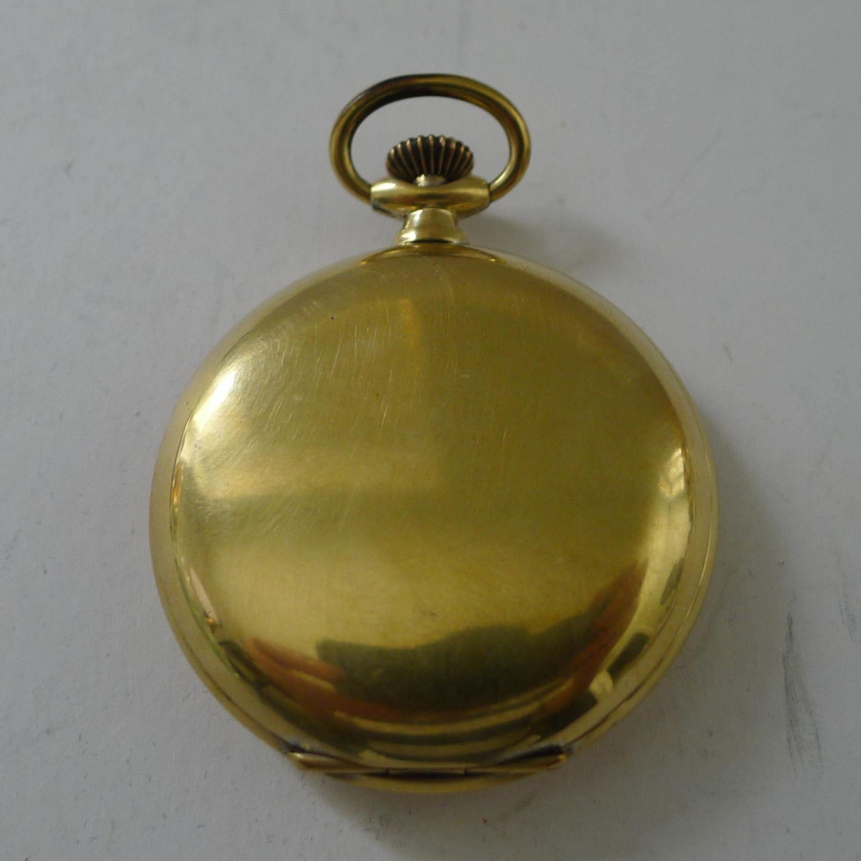 Une belle boussole à boîtier de la fin de l'époque victorienne ou de l'époque édouardienne avec un couvercle à charnière, le petit bouton sur le dessus servait à l'ouvrir, tout comme une montre à gousset de chasseur.

Le cadran a la chance d'avoir