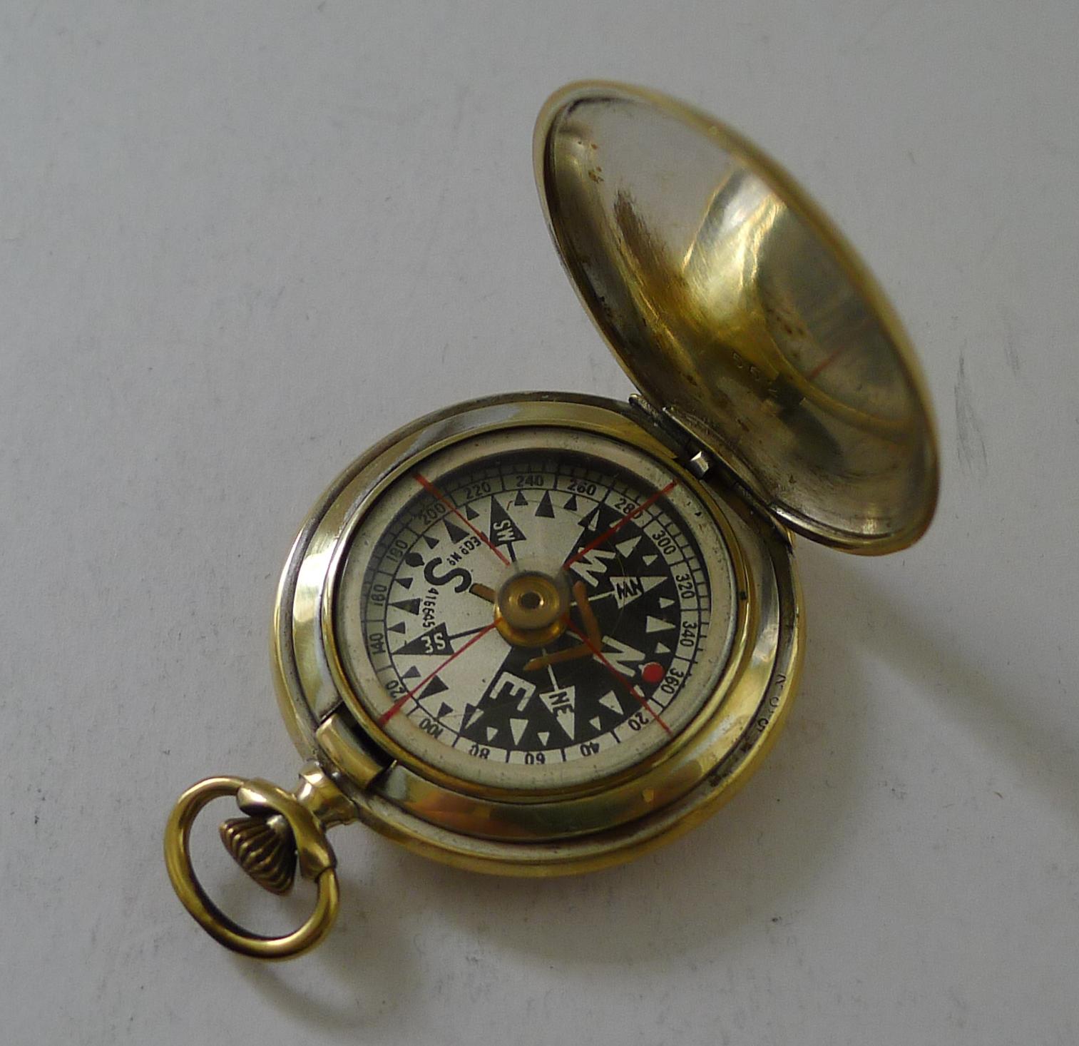 Ancienne boussole anglaise à boîtier en laiton Reg. No. pour 1903 Bon état - En vente à Bath, GB
