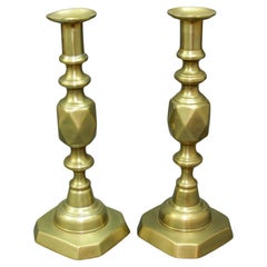 Antiguos candeleros ingleses de latón del Jubileo de Diamantes As de Diamantes Pareja 1890