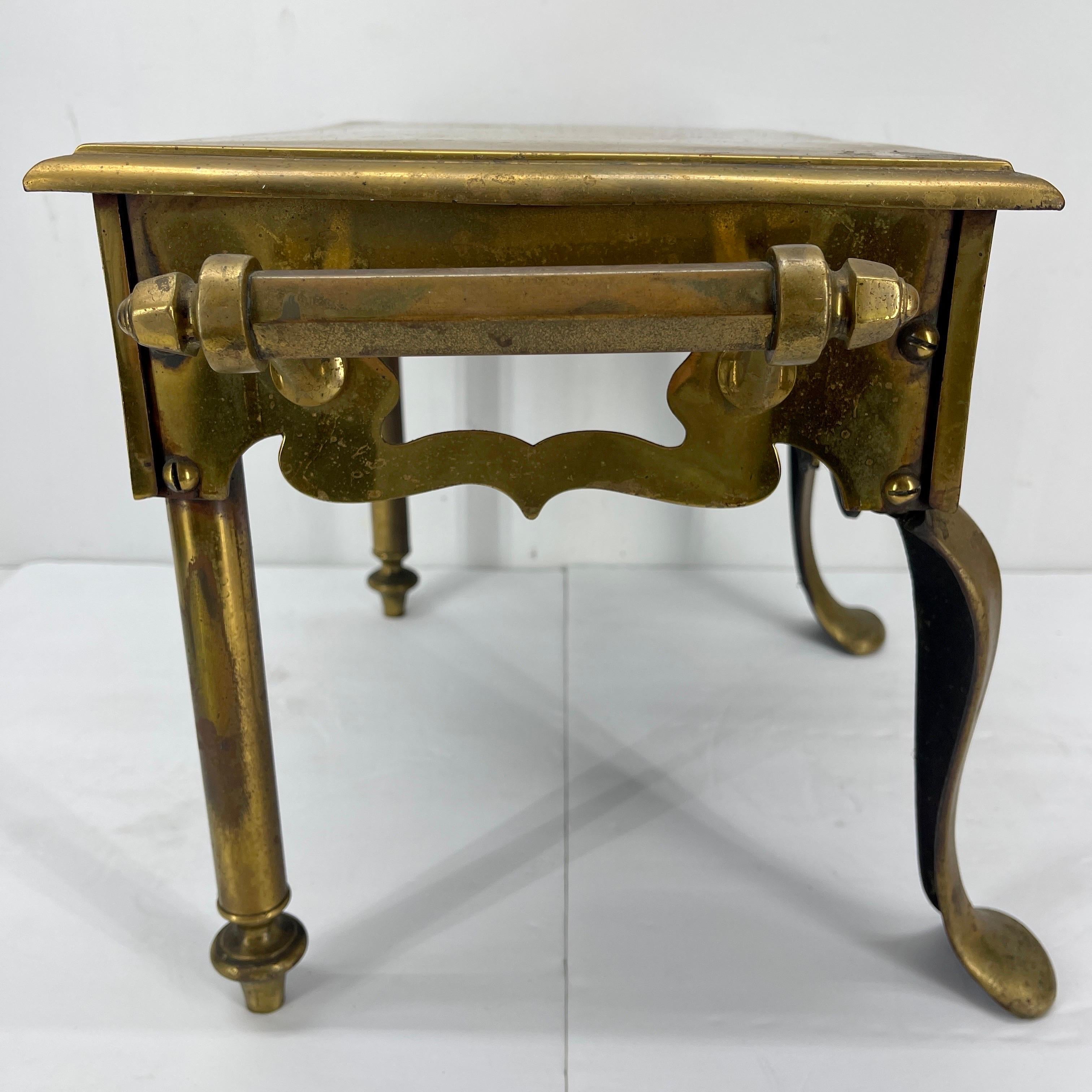 Antique repose-pieds ou tabouret de cheminée en laiton anglais en vente 3