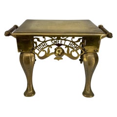 Antique repose-pieds ou tabouret de cheminée en laiton anglais