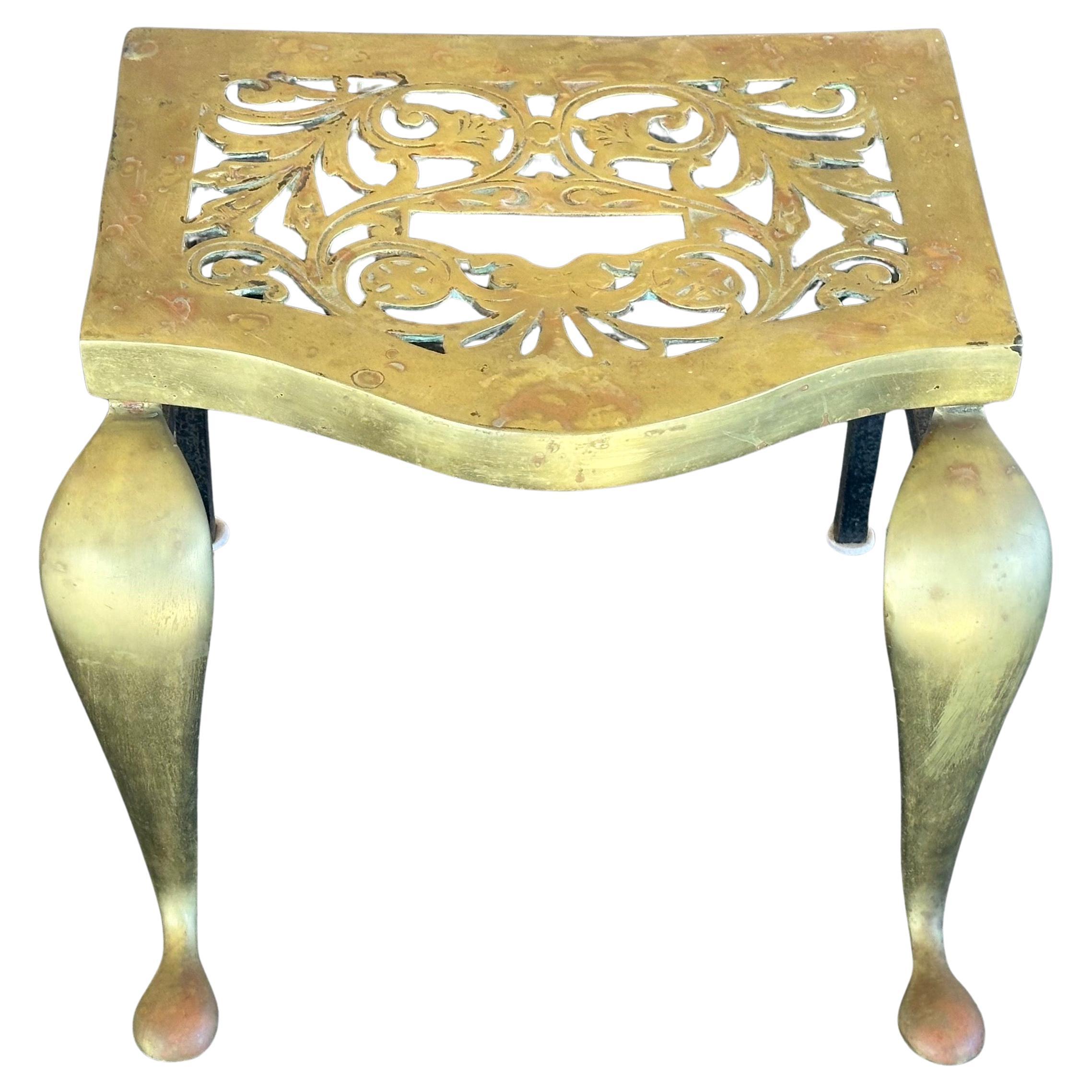 What is a footman stool?