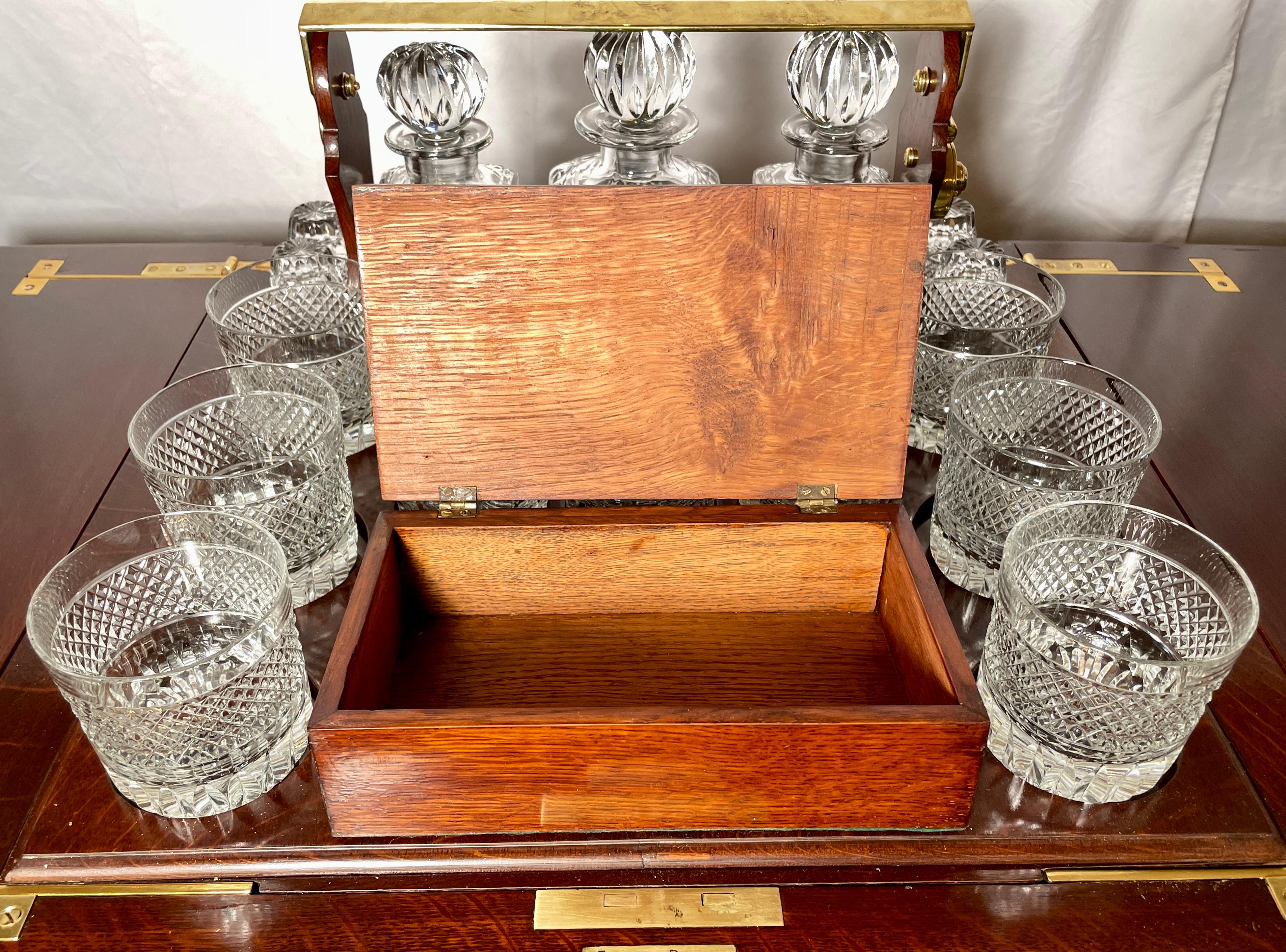 Antike englische Bar aus Messing, Mahagoni und Kristall mit verstecktem Rand, um 1930 1