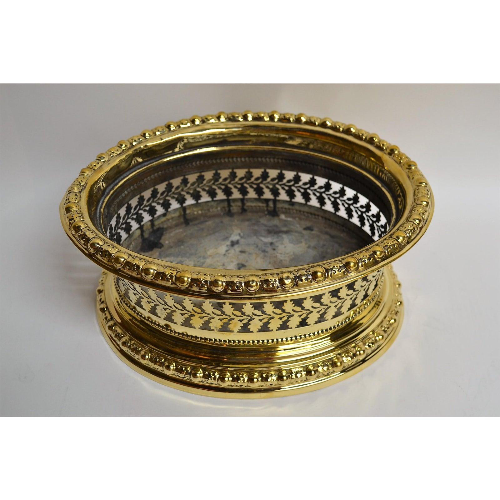 Antique English Brass Openwork Jardinière, circa 1880 In Good Condition For Sale In New Orleans, LA