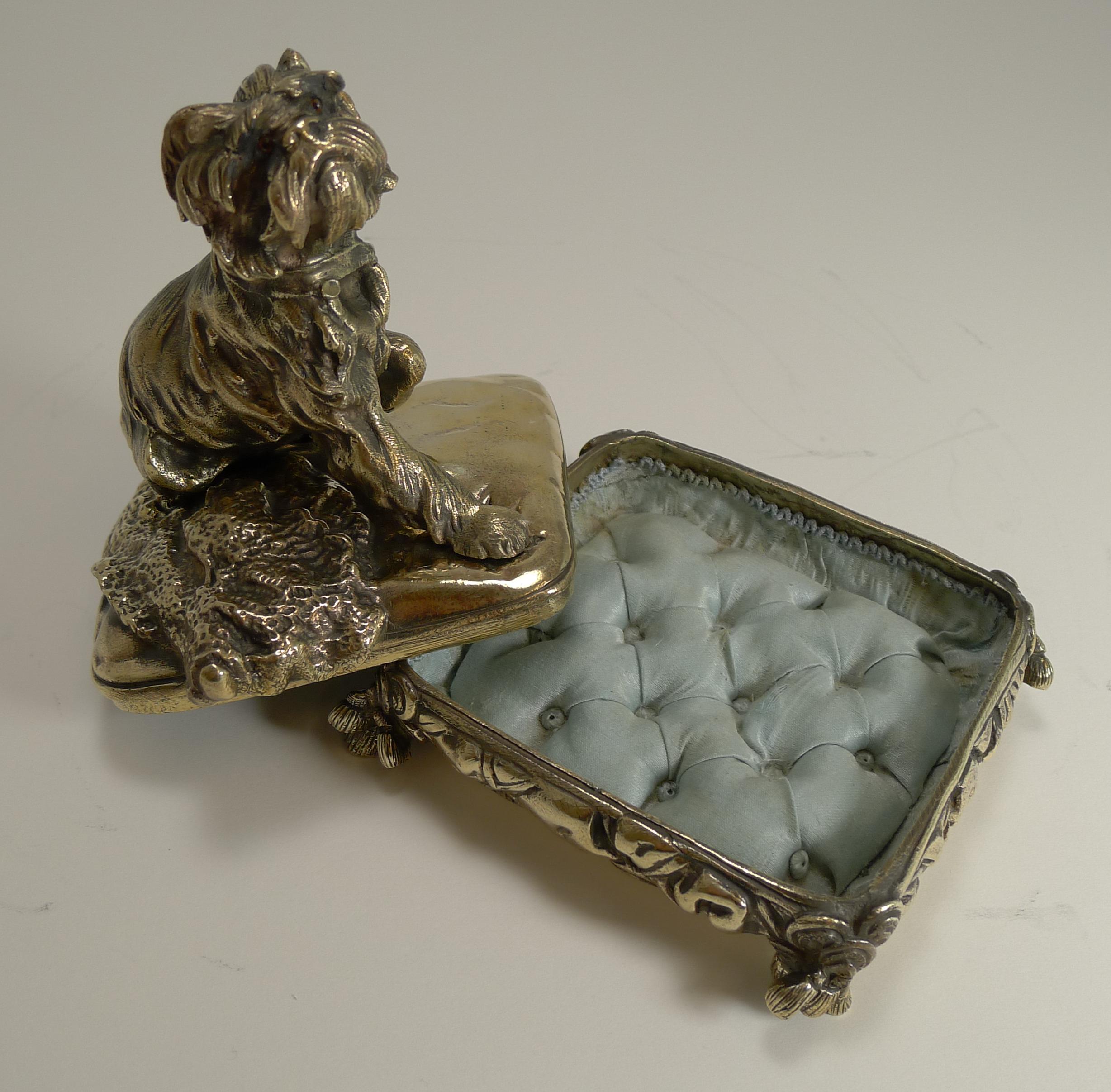 Late 19th Century Antique English Brass or Bronze Dog Jewelry Box, circa 1880 For Sale