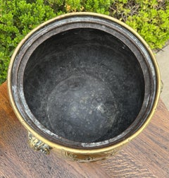 Antiker englischer Pflanzgefäß aus Messing mit Widderköpfen und Huffüßen aus Blumentopf, handbezogen, um 1900