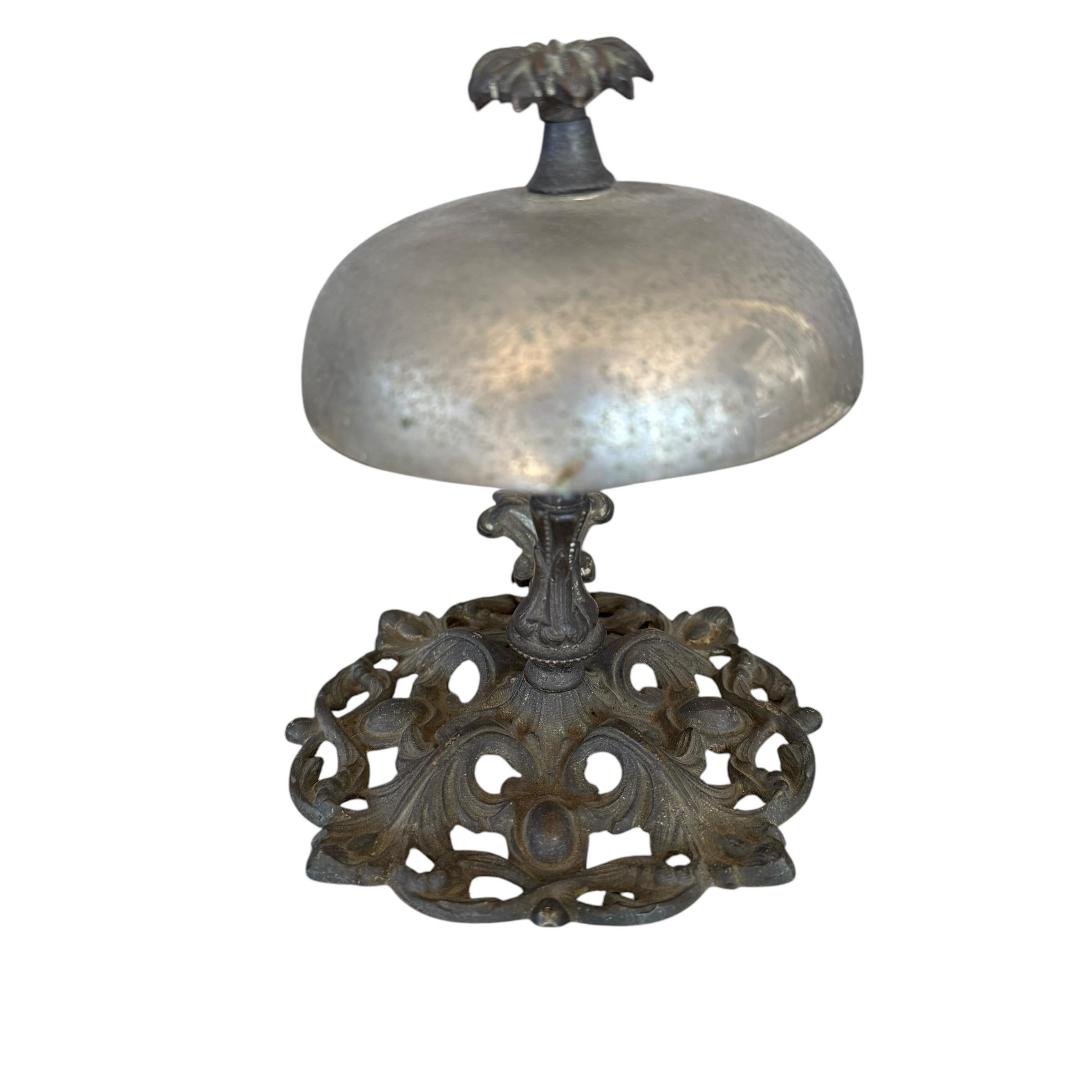 XIXe siècle Cloche de réception anglaise ancienne en laiton du 19ème siècle en vente