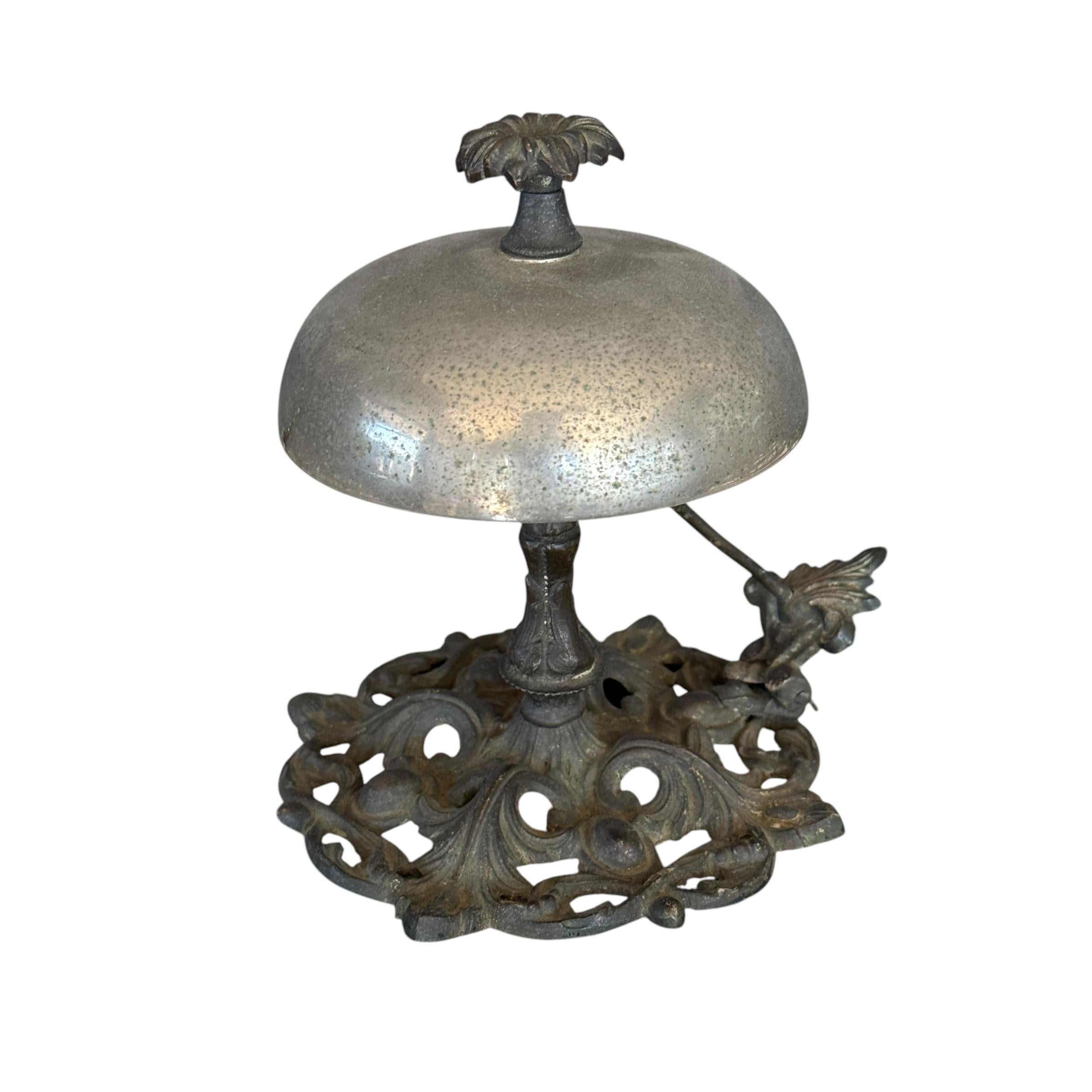 Bronze Cloche de réception anglaise ancienne en laiton du 19ème siècle en vente