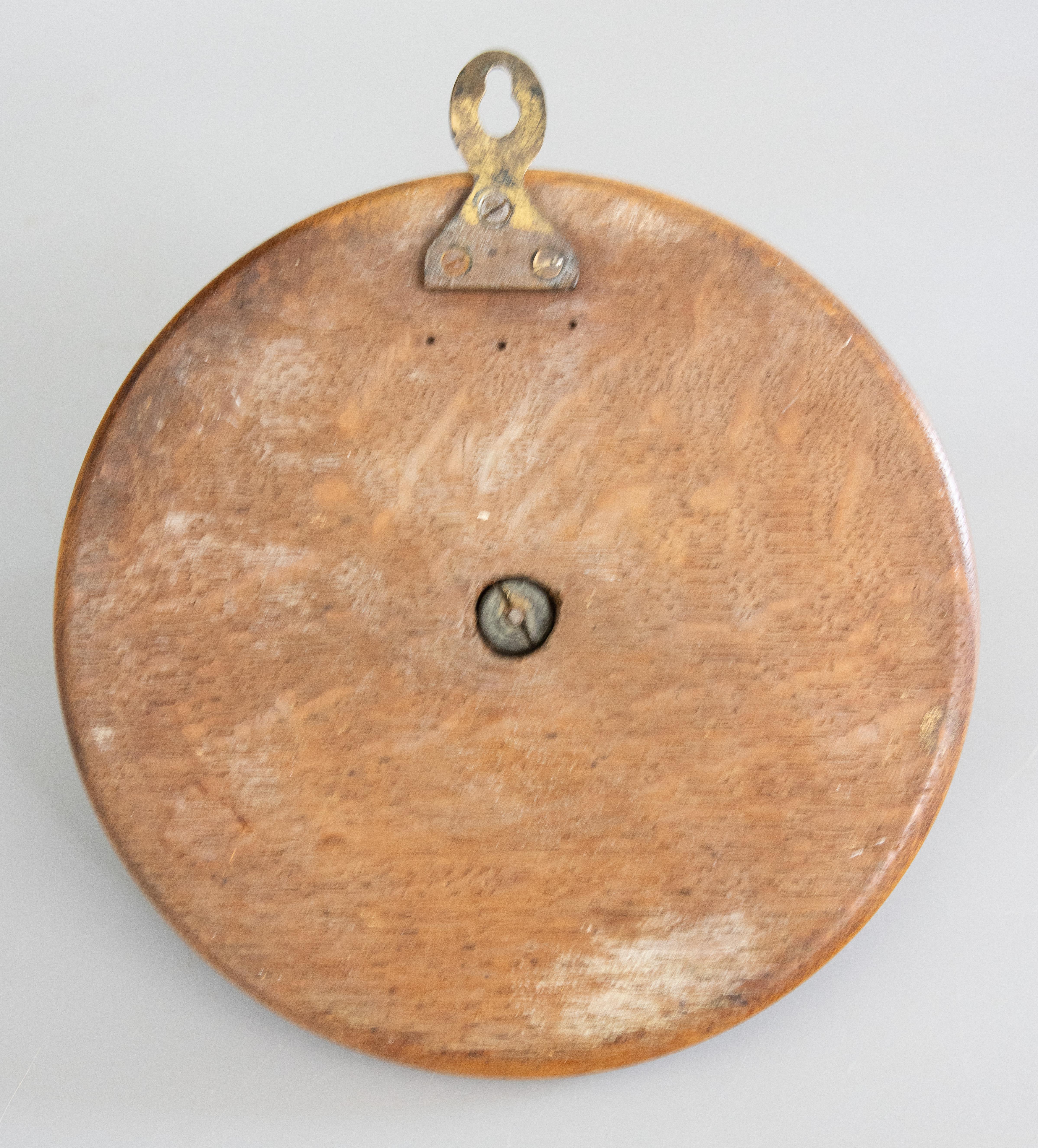 Début du 20ème siècle Ancienne applique murale en laiton en forme d'élan de cerf sur plaque en Oak, circa 1900 en vente