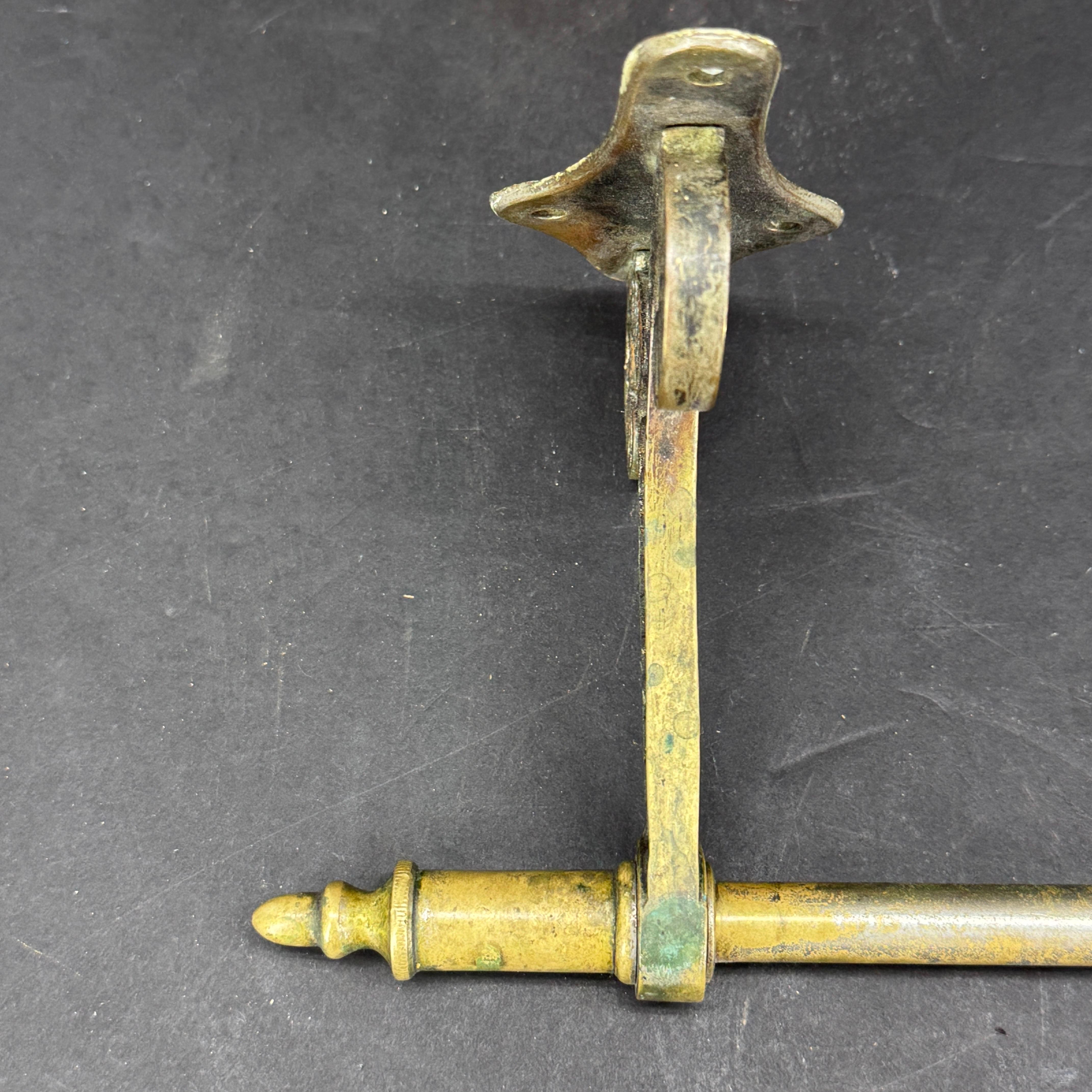 Antique English Brass Towel Linen Rack Holder Wall Mounted For Sale 7
