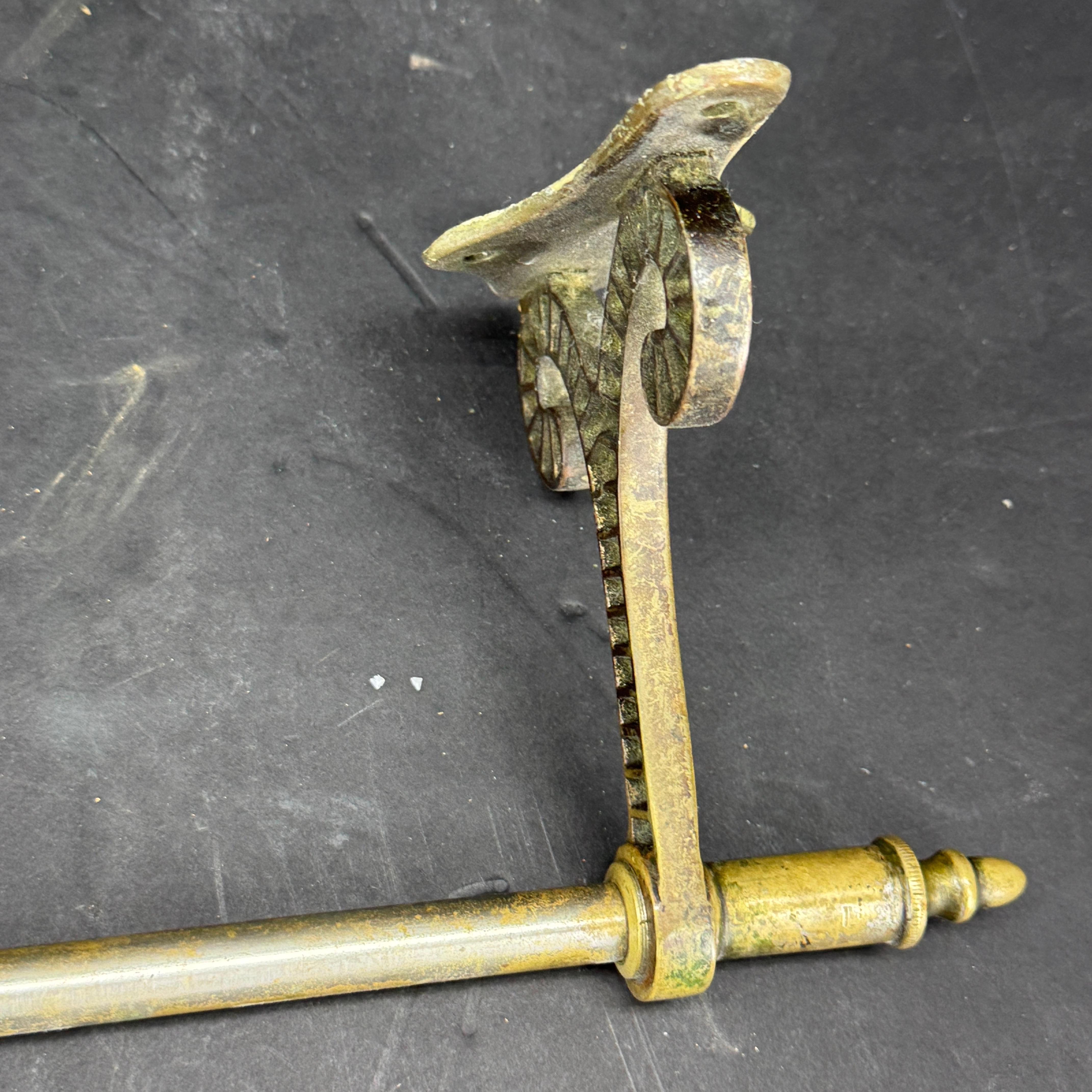 Antique English Brass Towel Linen Rack Holder Wall Mounted For Sale 8