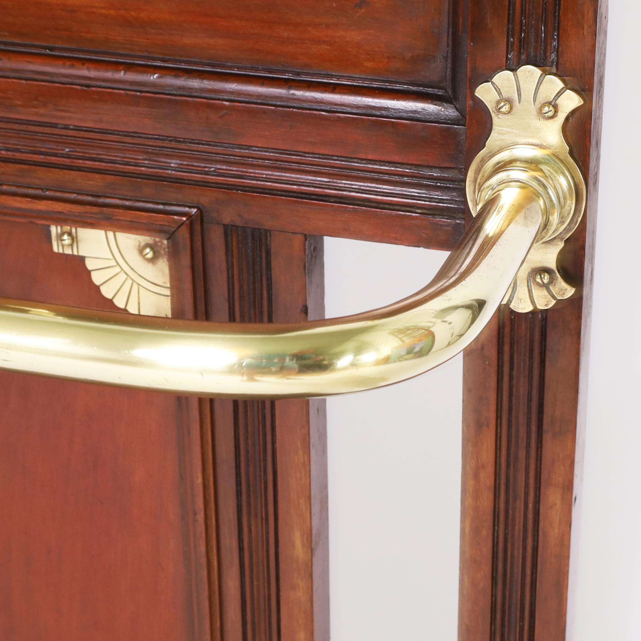 XIXe siècle Stand de canne ou d'Umbrella ancien en bois et laiton de British Colonial en vente