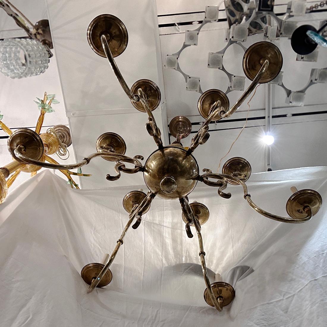 Lustre en bronze anglais ancien en vente 3