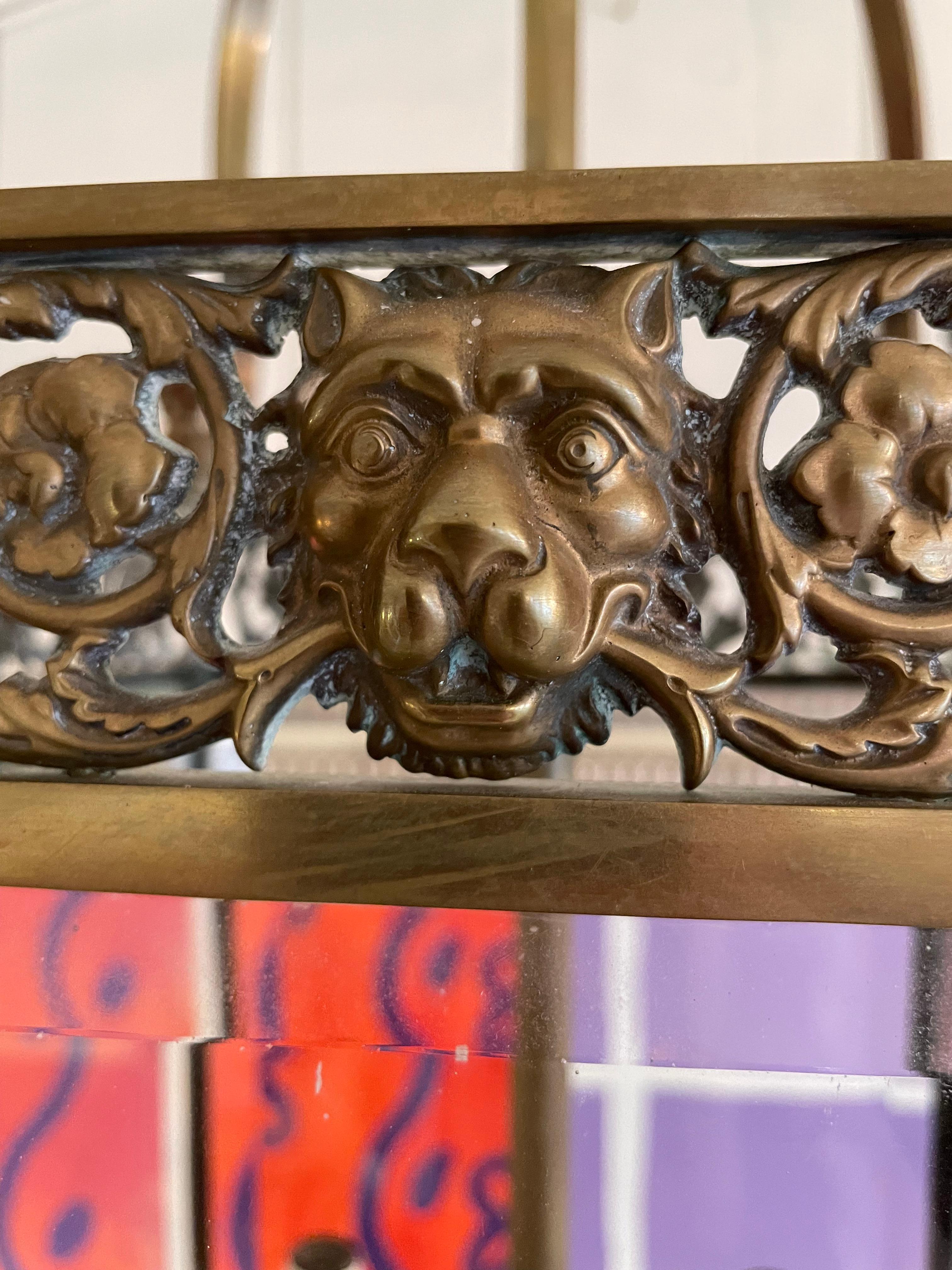 Antiker englischer Regency-Laternenkronleuchter aus Bronze im Regency-Stil mit Löwenköpfen und Griffen (Englisch) im Angebot