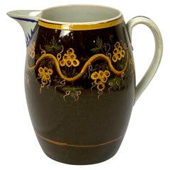 Pichet anglais ancien à décor en relief Brown, Earthy Folk Art Design, Circa 1810