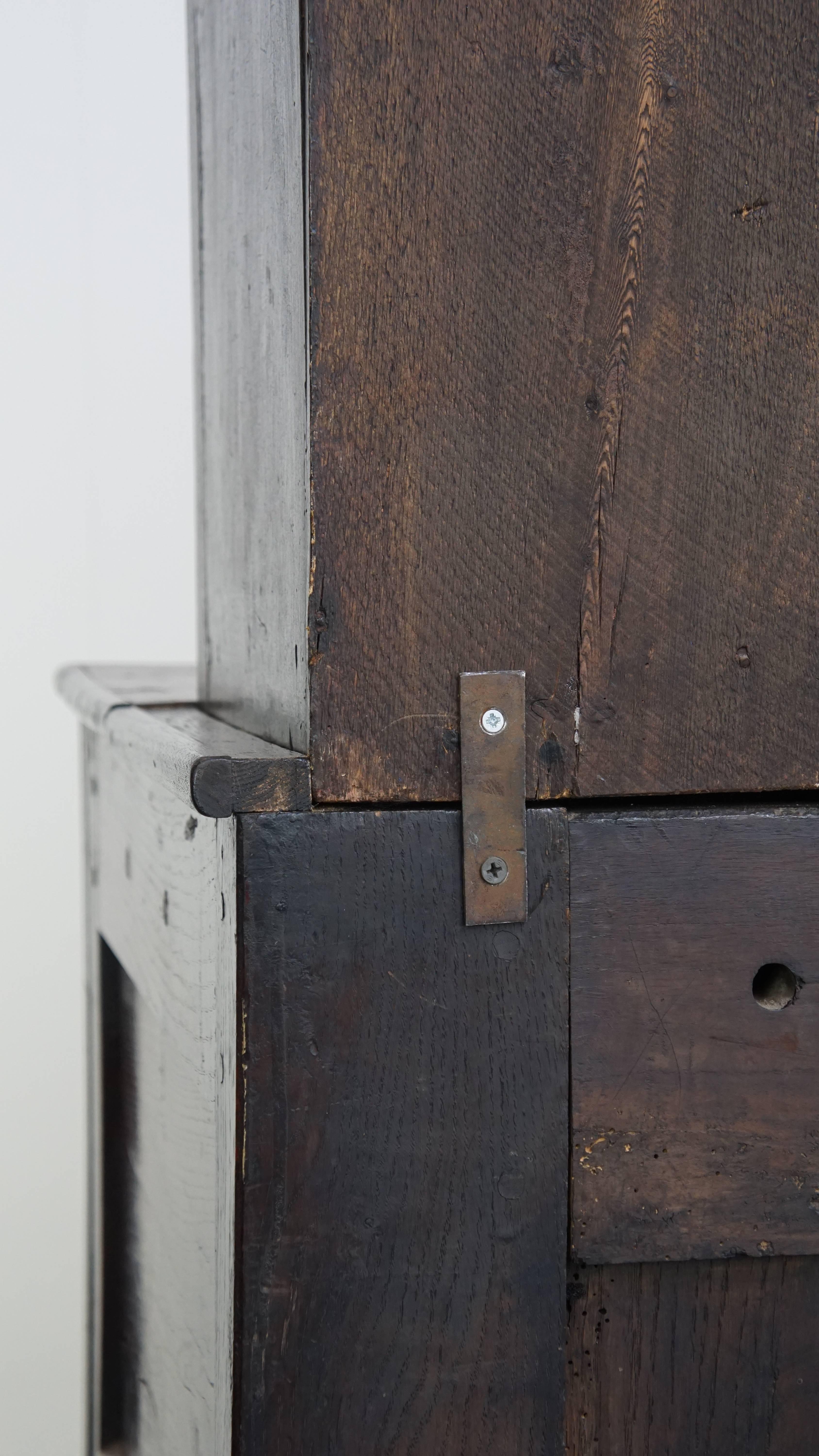 Antique English Buffet / Bookcase from the Early 19th Century For Sale 8