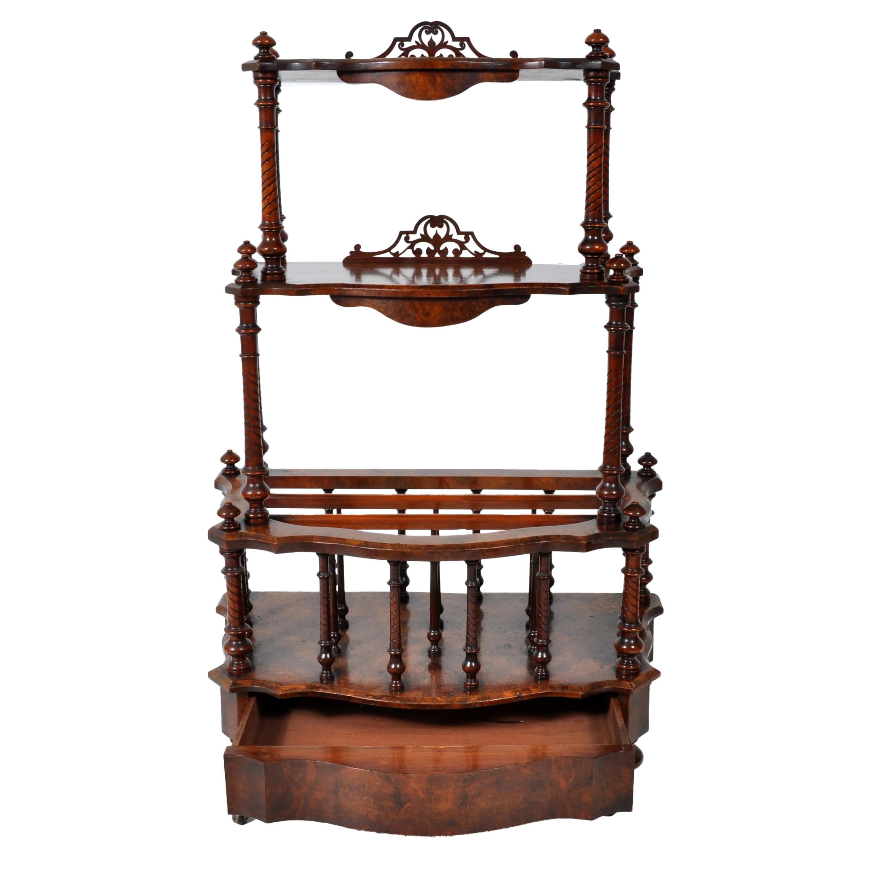 Noce Antico legname inglese in radica di noce per la musica Canterbury Whatnot Etagere Stand 1880 in vendita