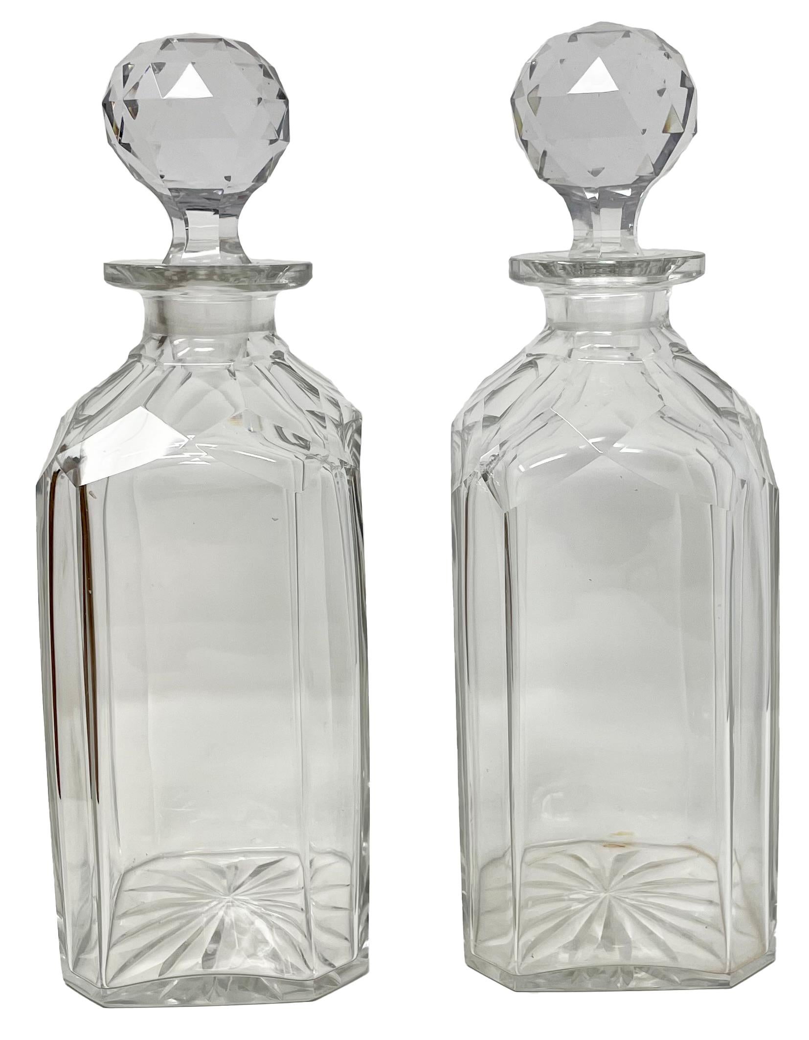Ancien Tantale anglais en noyer ronce et cristal taillé à 2 bouteilles, vers 1880. en vente 3