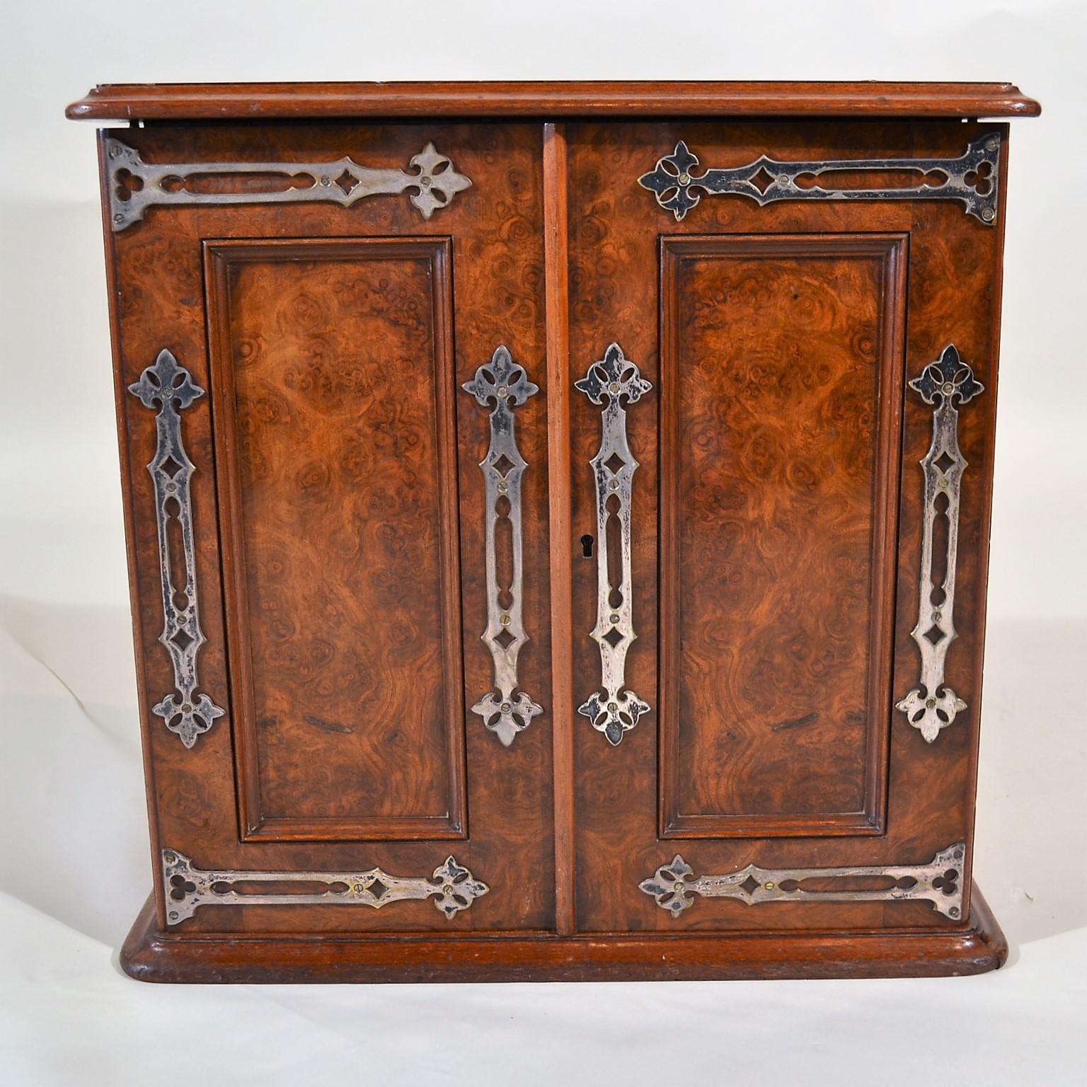 Antique English Burled Walnut Box, circa 1860 For Sale 1