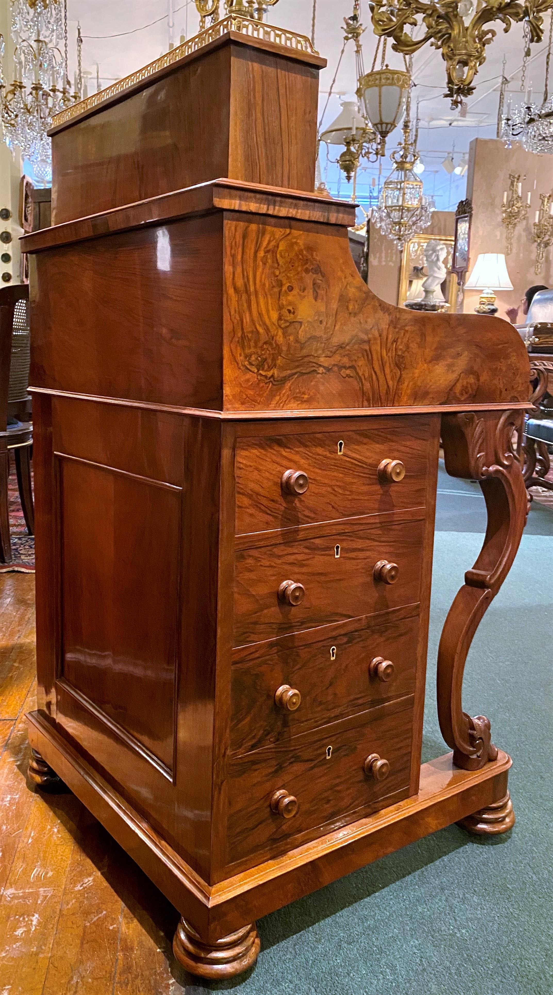 Antique English Burled Walnut Mechanical Davenport Desk, circa 1870 In Good Condition In New Orleans, LA