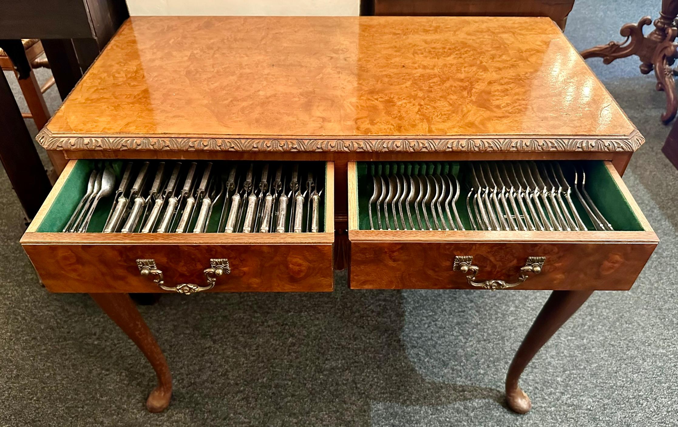 Antique English Burled Walnut Silver Chest with Silver Dinner Set, Ca. 1910-1920 In Good Condition For Sale In New Orleans, LA