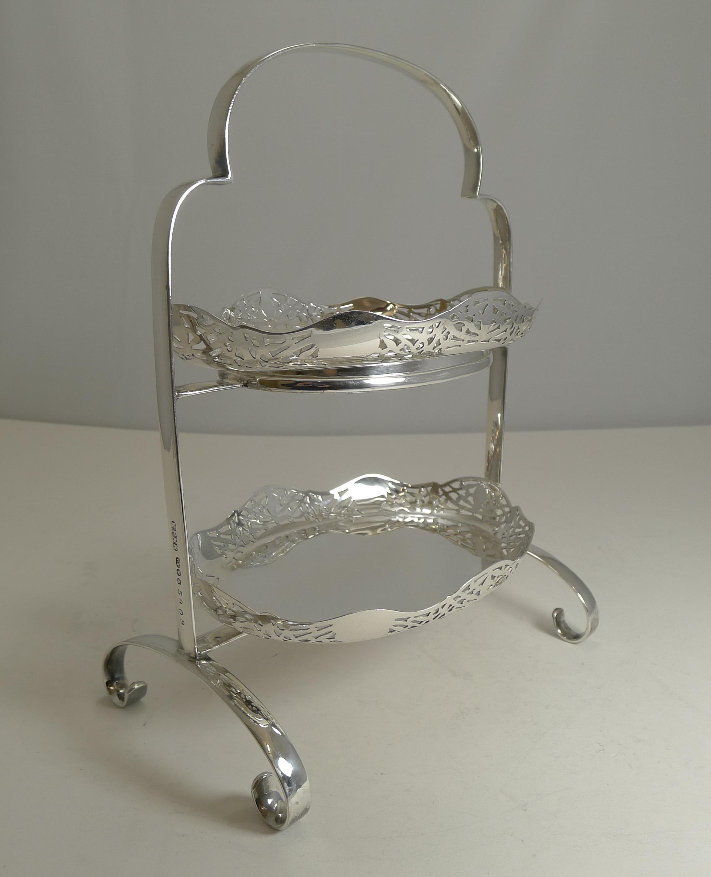 Antique English Cake Stand in Silver Plate, circa 1900 3