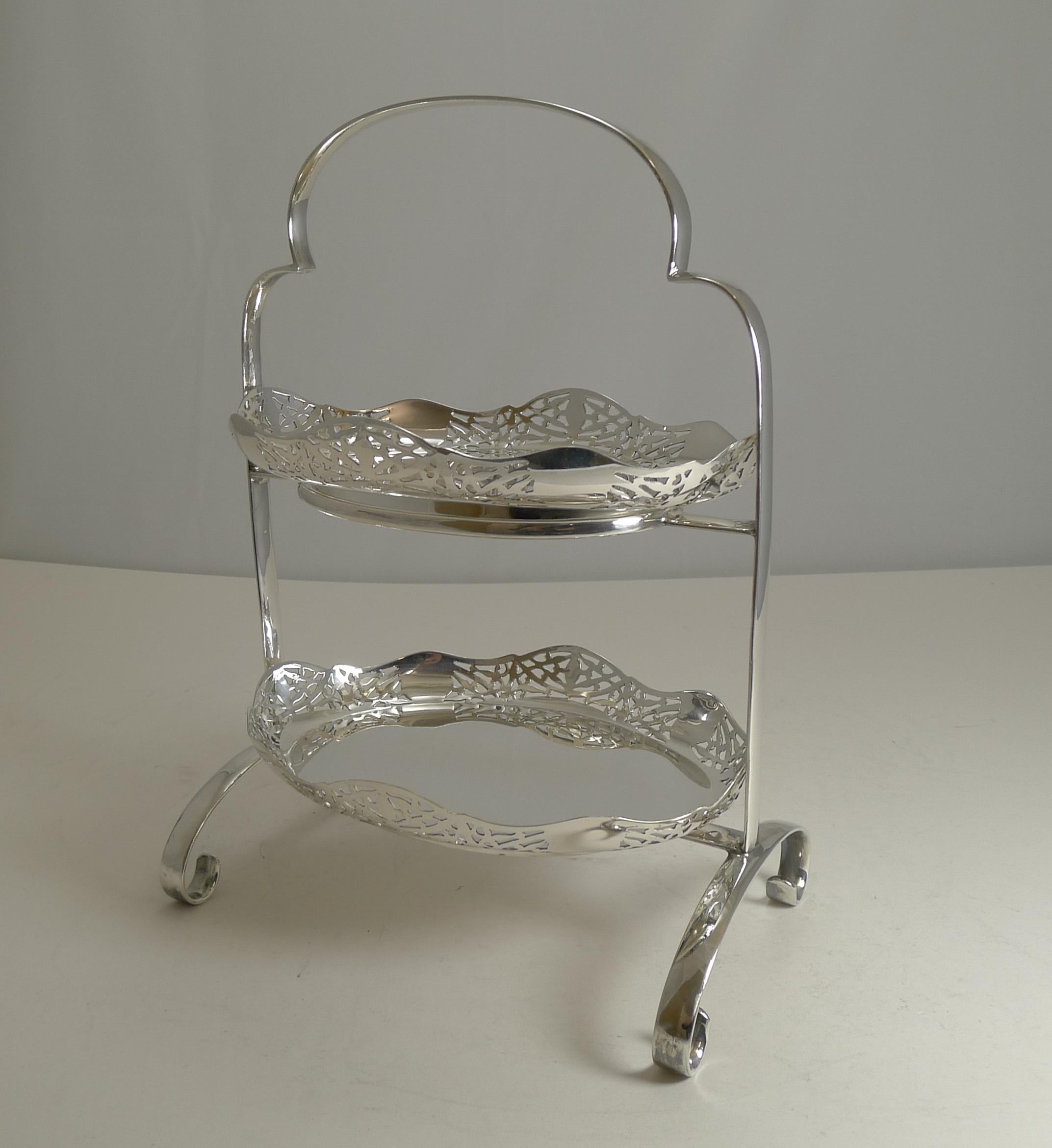 Antique English Cake Stand in Silver Plate, circa 1900 4