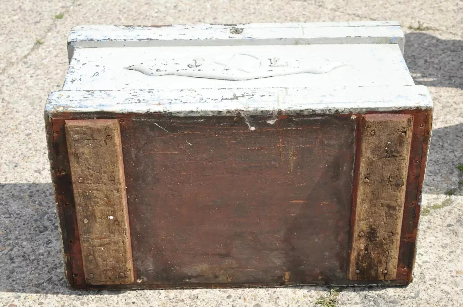 Antique English Campaign Gray Distress Painted Treasure Chest Trunk - LOCKED For Sale 4