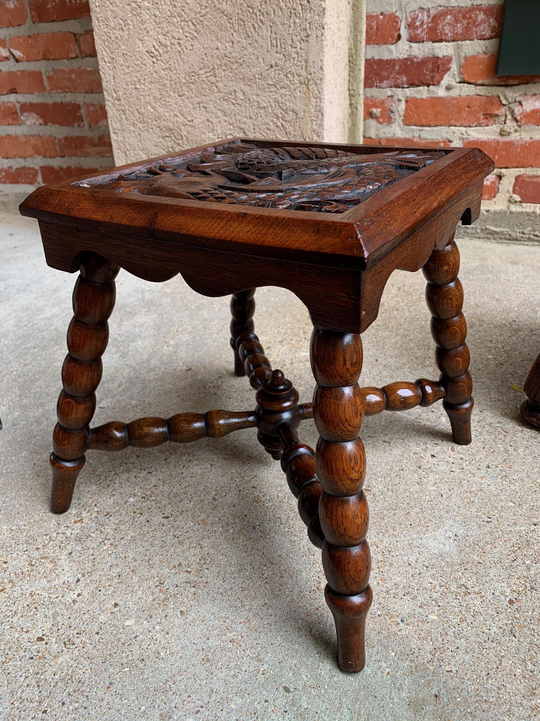 Ancienne table d'extrémité de banc ou bout de table carrée sculptée anglaise Renaissance  1
