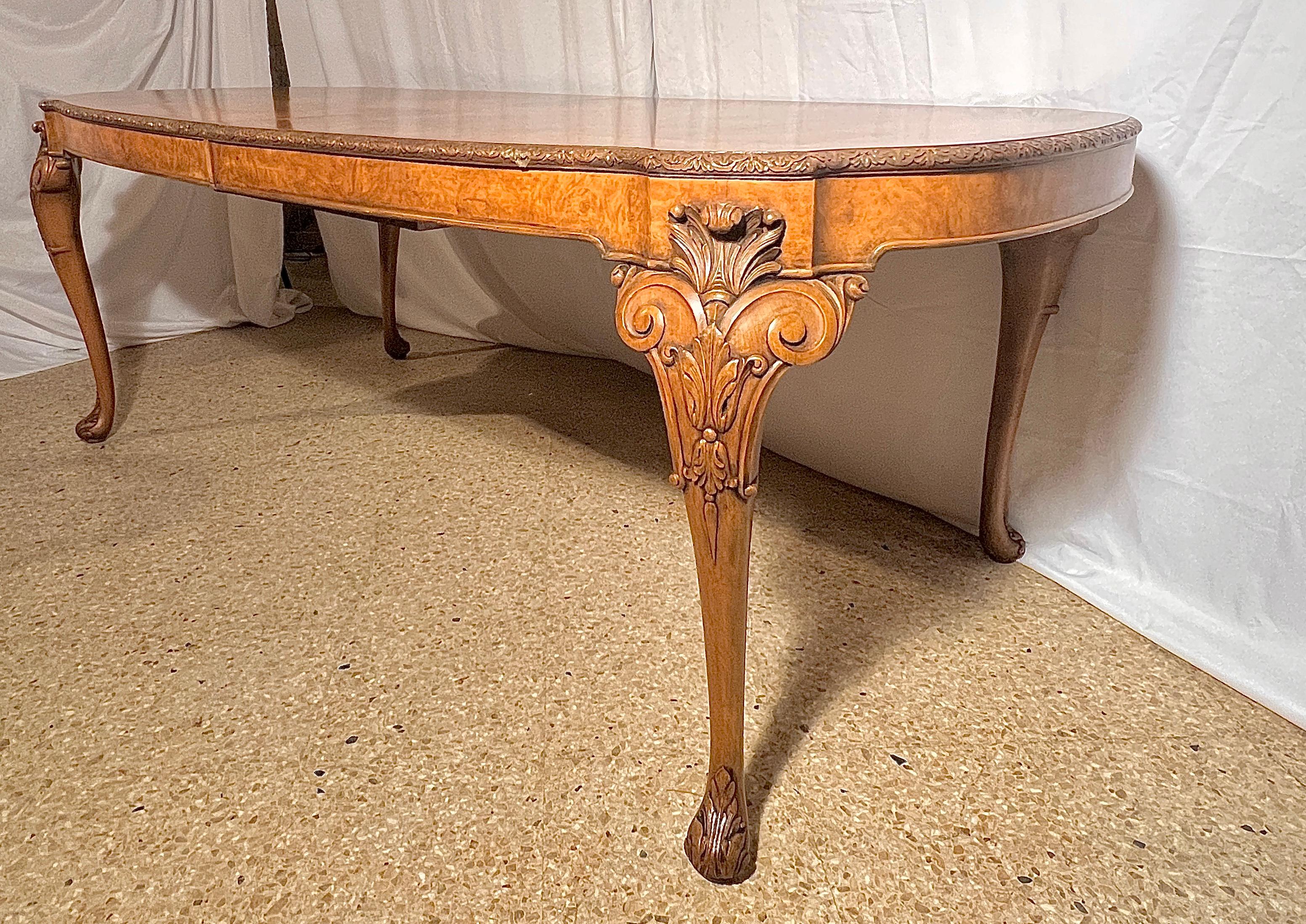Antique English Carved Burled Walnut Dining Table with Interior Leaf, Circa 1900 In Good Condition For Sale In New Orleans, LA