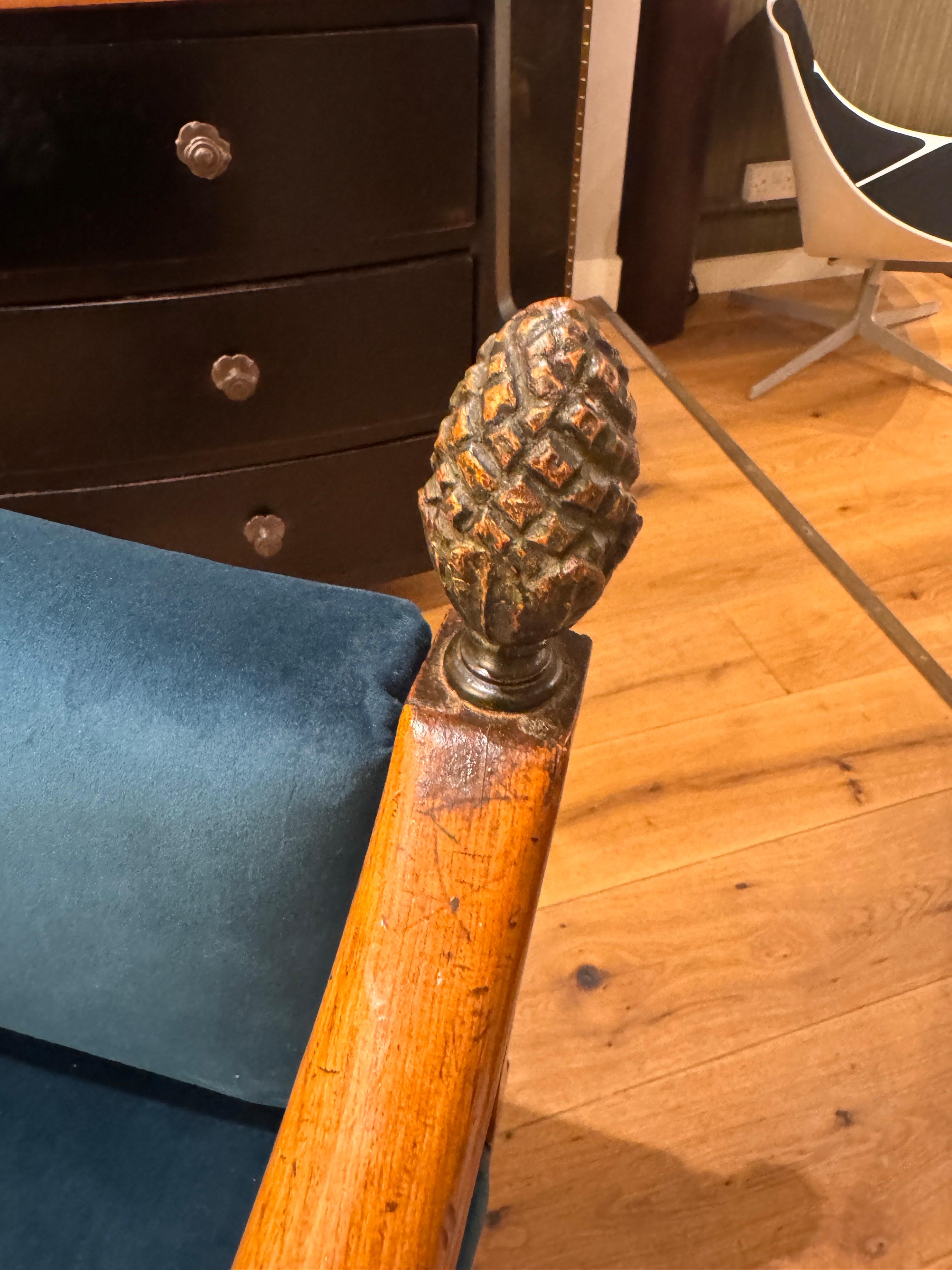 19th Century Antique English carved lion head walnut banquette For Sale