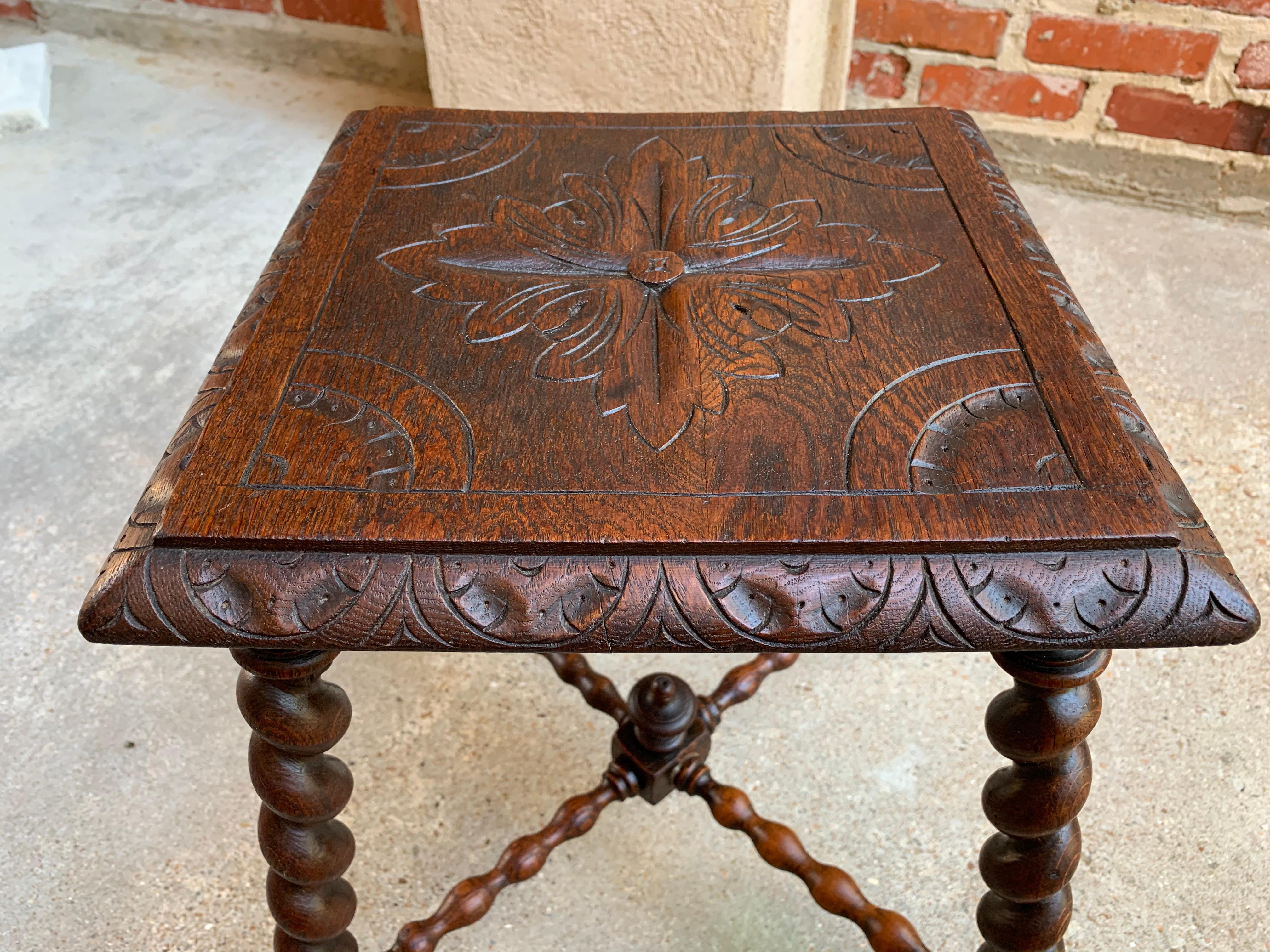 Antique English Carved Oak Barley Twist Bench Stool Kettle Stand Table In Good Condition In Shreveport, LA