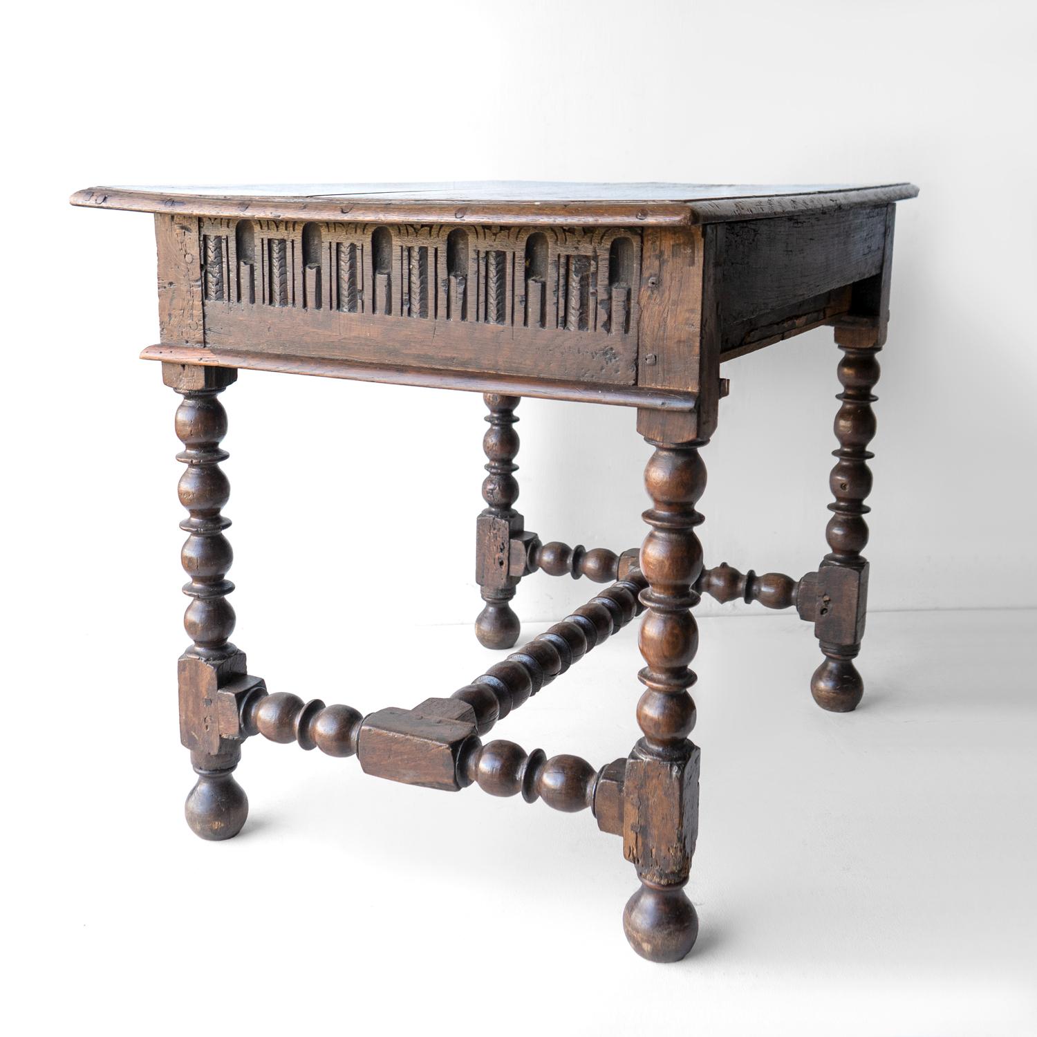 Antique English Carved Oak Bobbin Turned Side Table, 18th Century For Sale 9