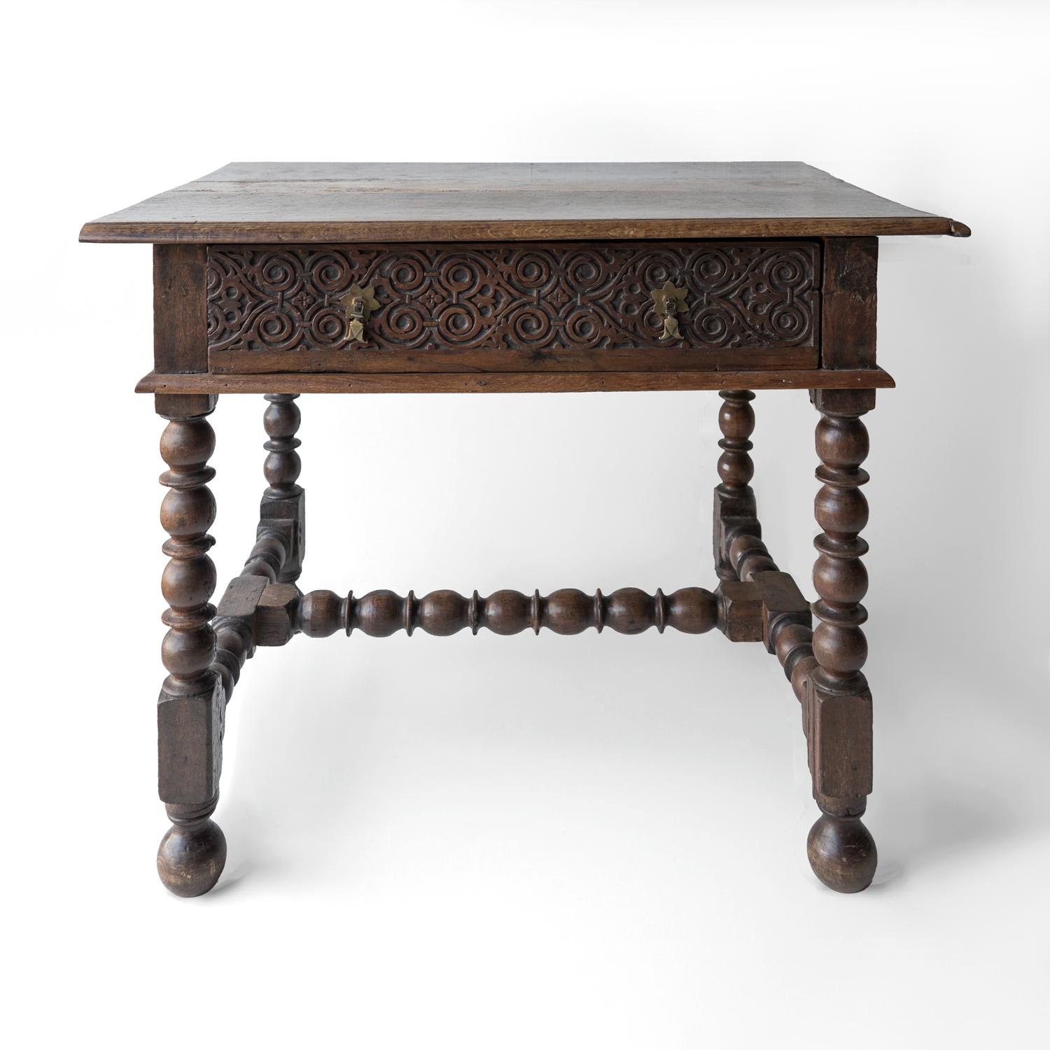 Antique English Carved Oak Bobbin Turned Side Table, 18th Century In Good Condition For Sale In Bristol, GB