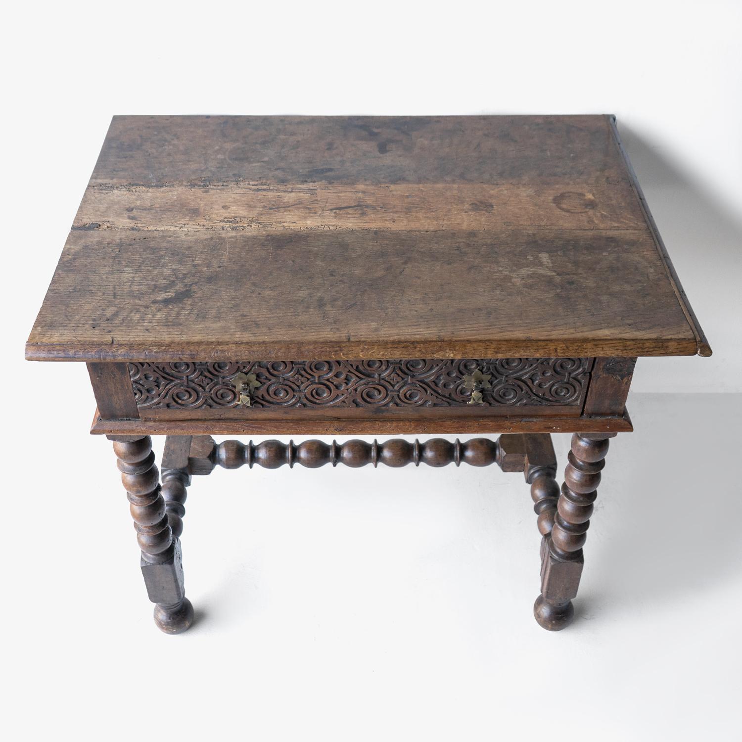 Antique English Carved Oak Bobbin Turned Side Table, 18th Century For Sale 3